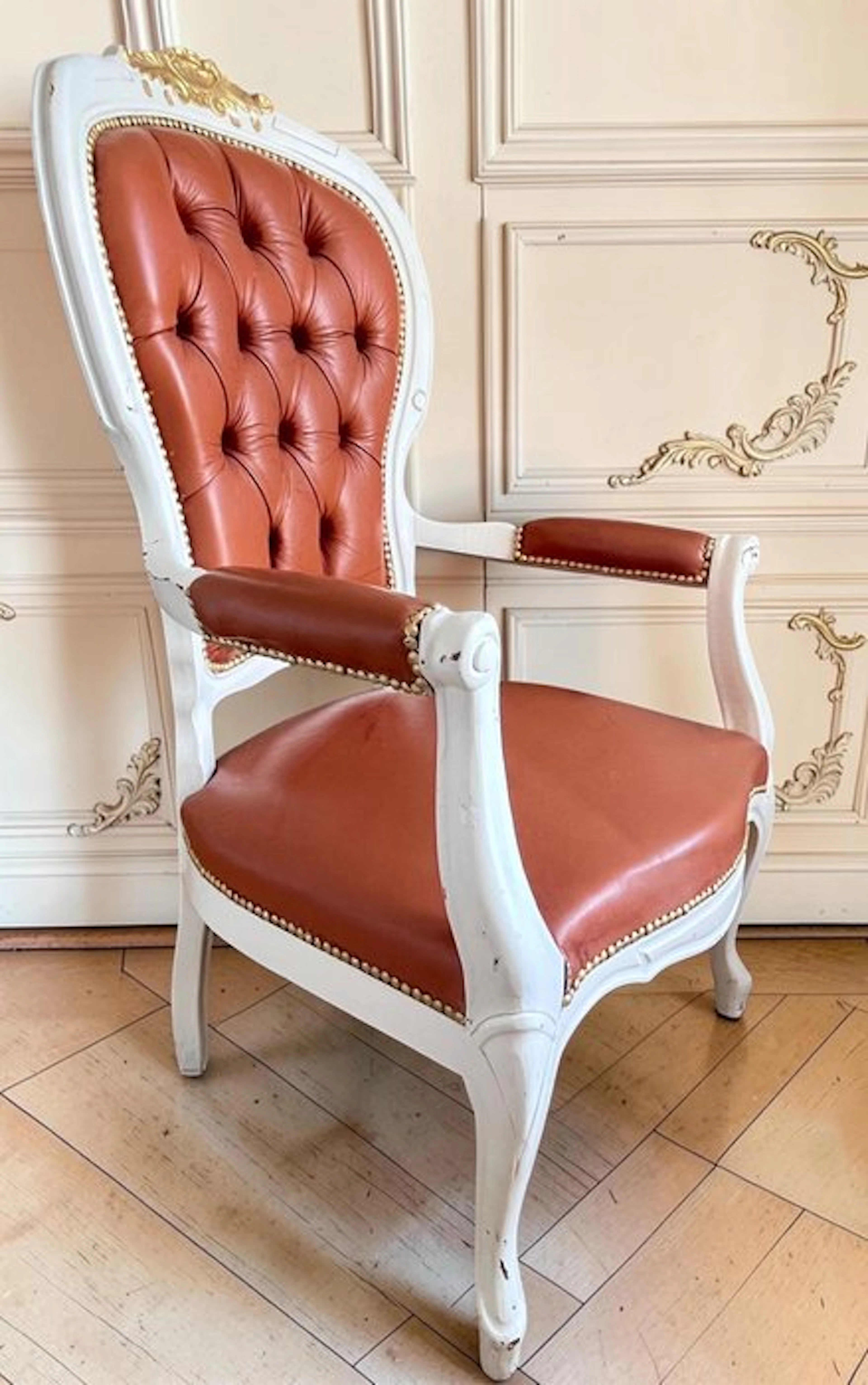 Armchair - Walnut - Shabby Chic, 1920s–30s