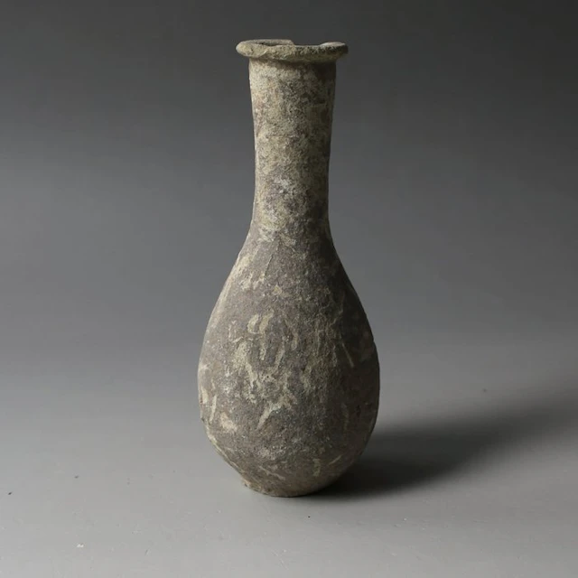Ancient Greek Pottery Unguentarium (No reserve price)