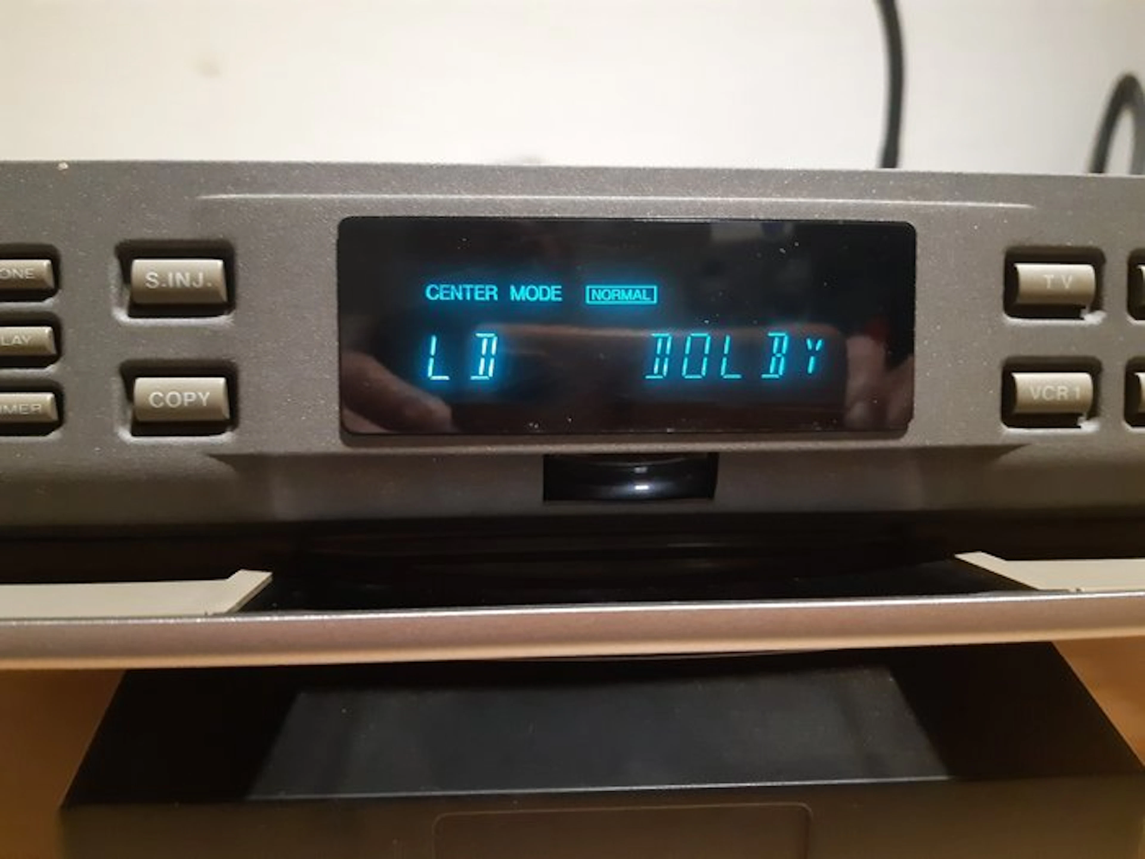Marantz - AV1040 Multichannel AV Preamplifier / DSP - digital sound processor