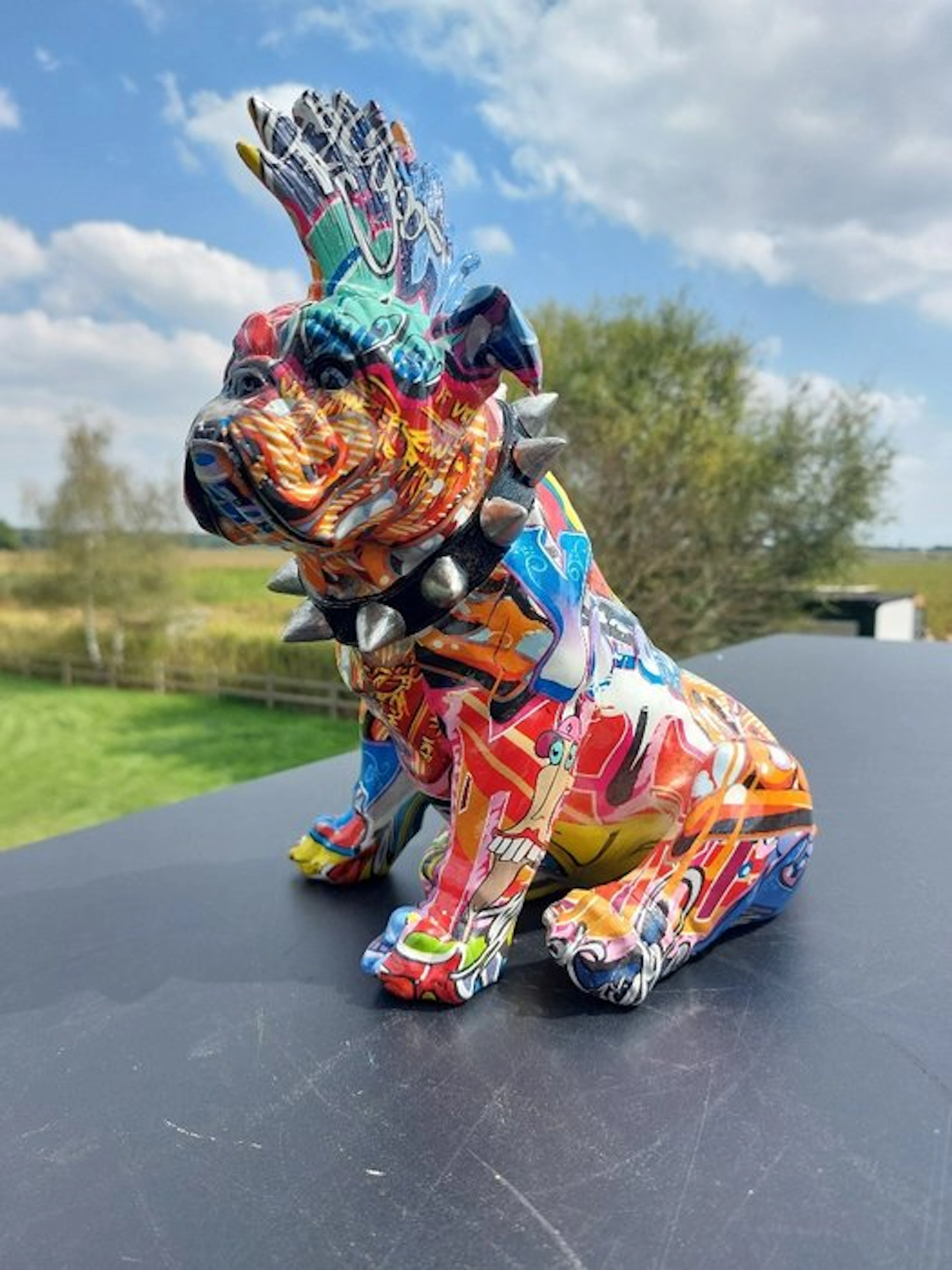 Statue, street Art english dog with cockscomb - 29 cm - polyresin