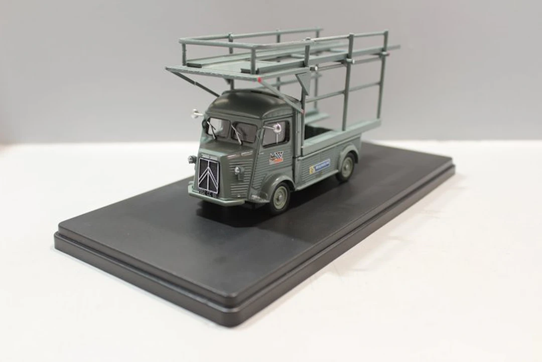 AM.71 1:43 - Model car - Citroën Type H/HY porte-voitures 1/43