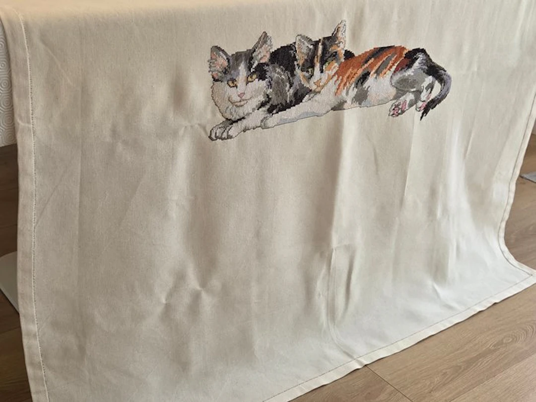 Tablecloth - 138 cm - 144 cm