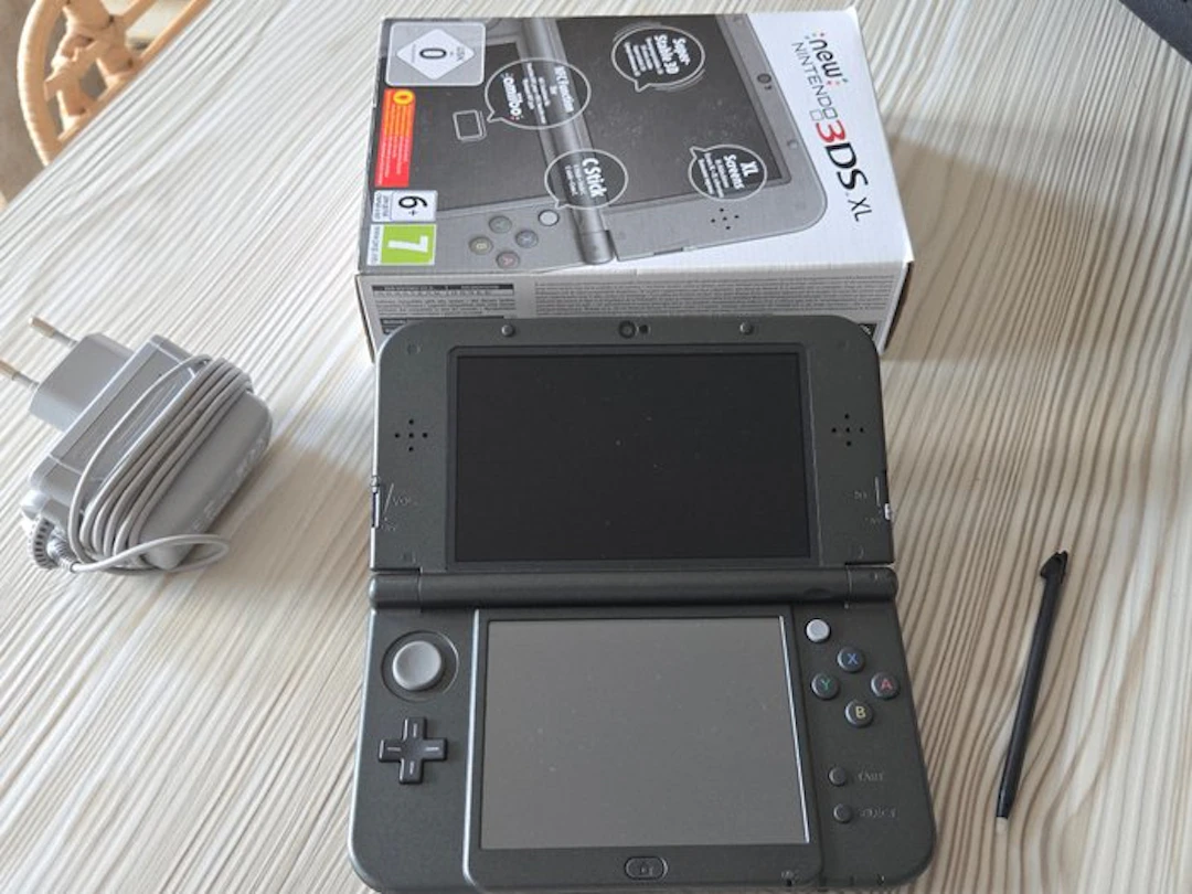 Sony - New 3DS XL - Handheld game console - In original box
