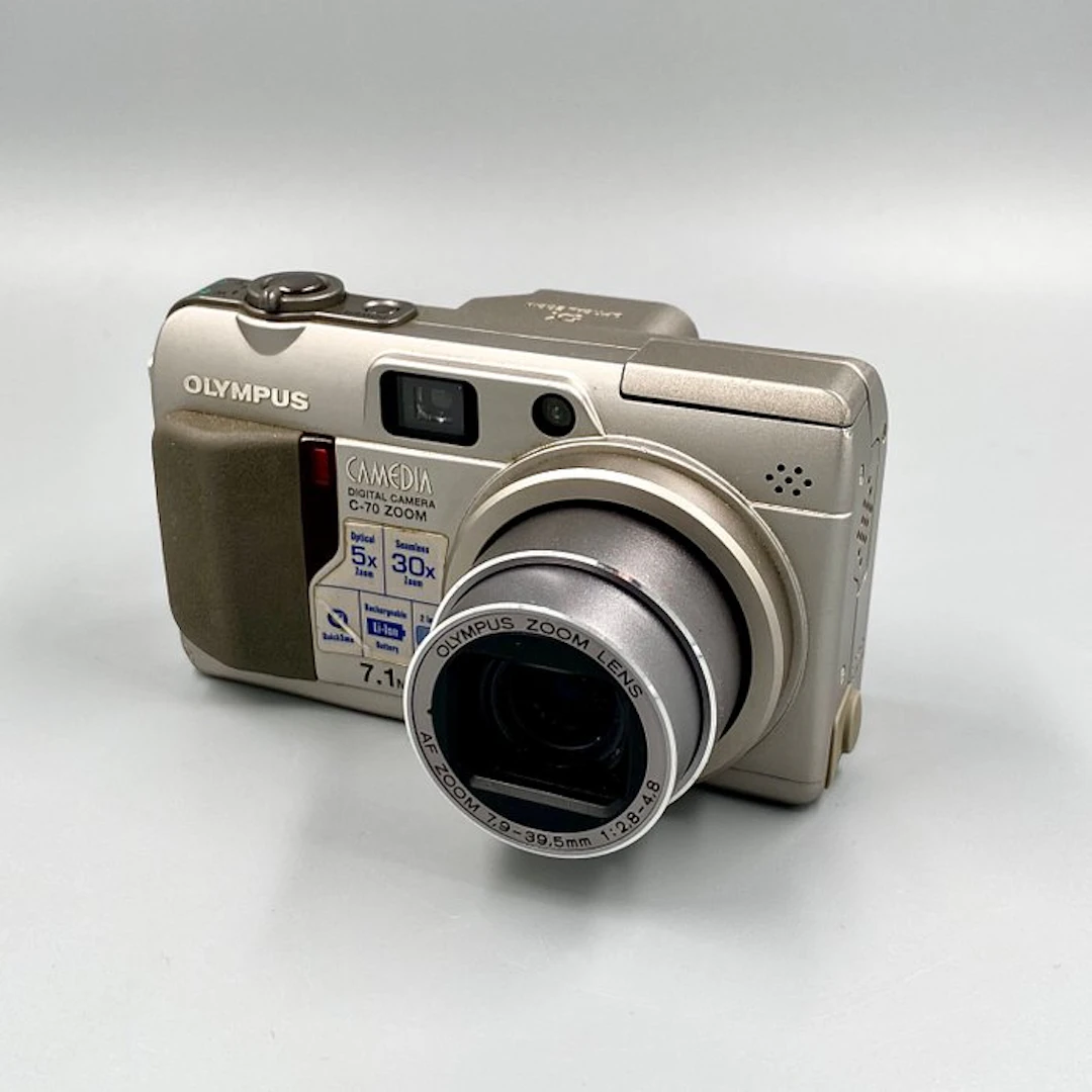 Olympus C-70 ZOOM Digital compact camera