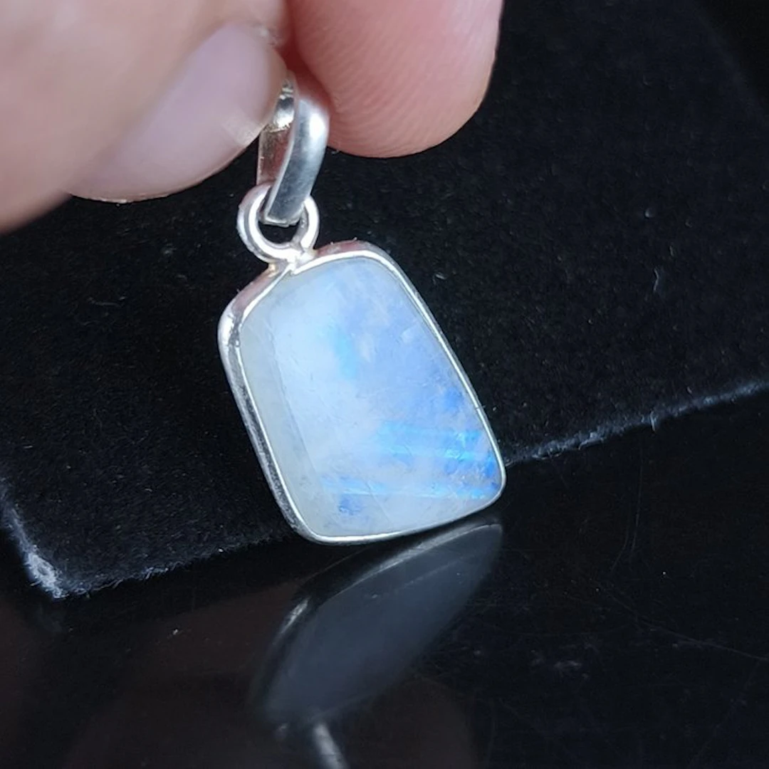 Moonstone Pendant- 1.6 g