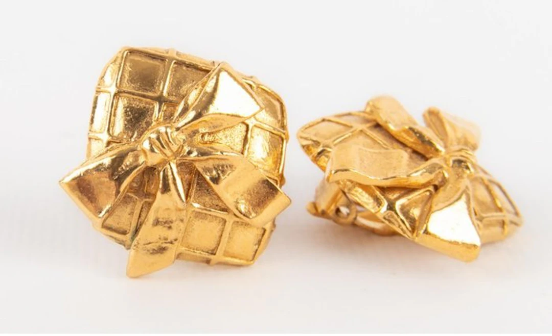 Chanel - Earrings Various