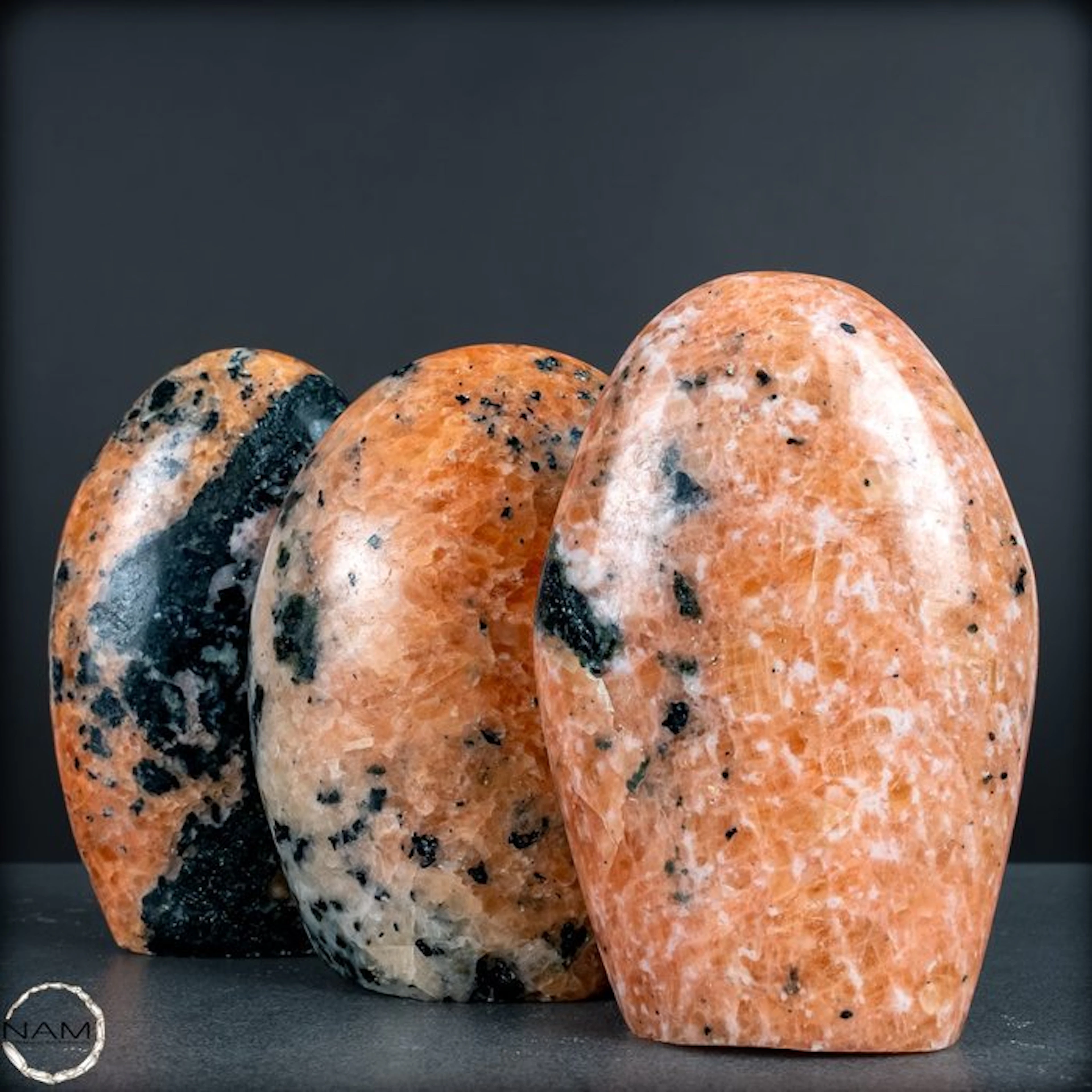 Orange calcite with black tourmaline – powerful harmony of light and protection