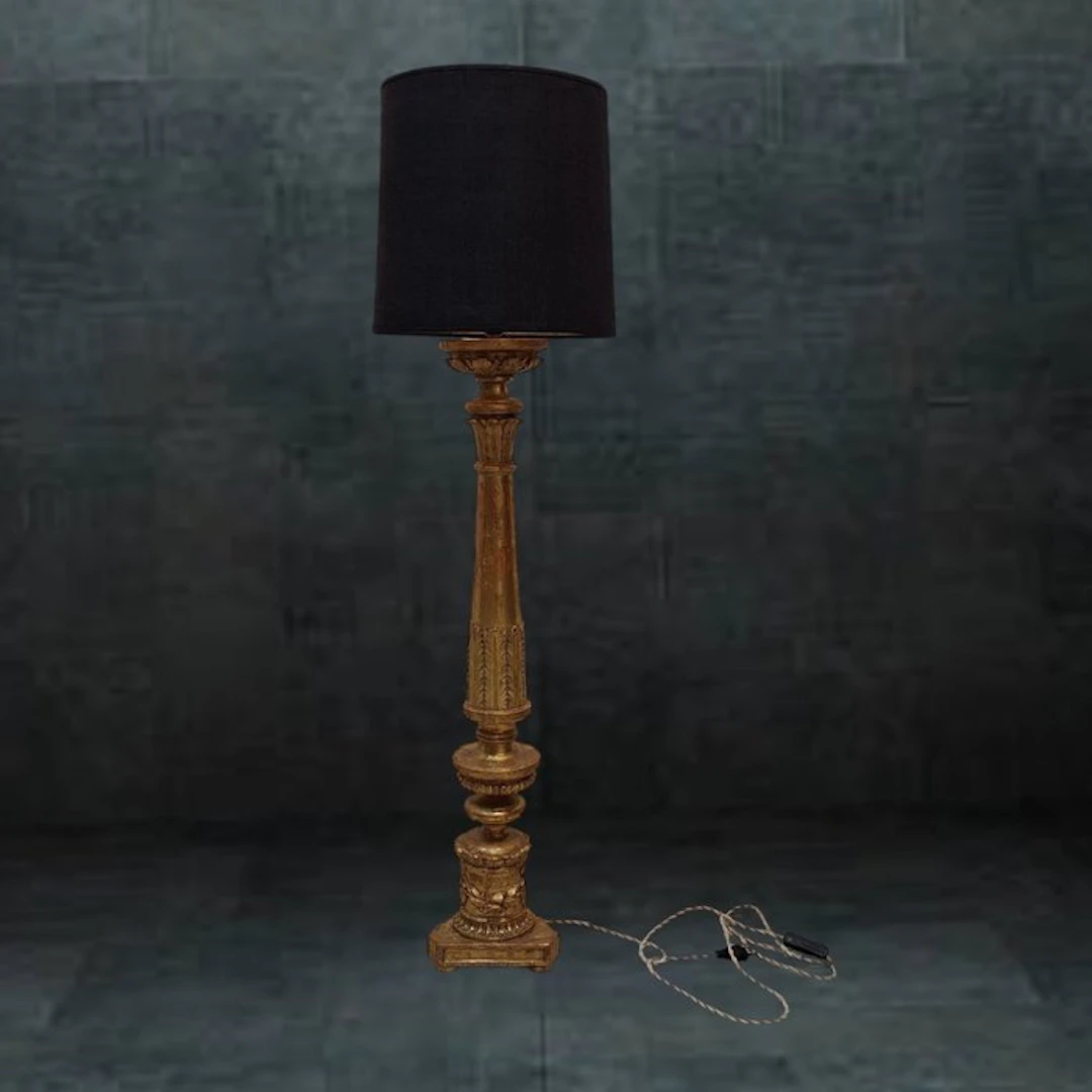 Lamp - Wood, engraved and gilded - Italy in the 19th Century