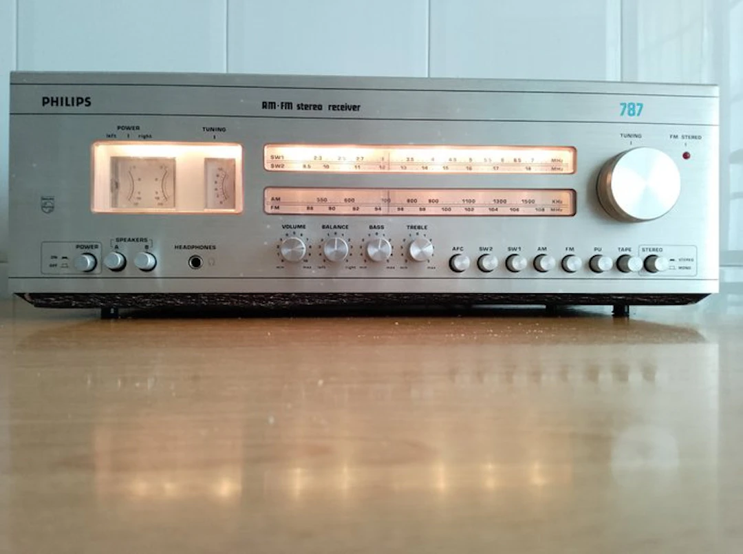 Philips - 787 AM/FM Solid state stereo receiver