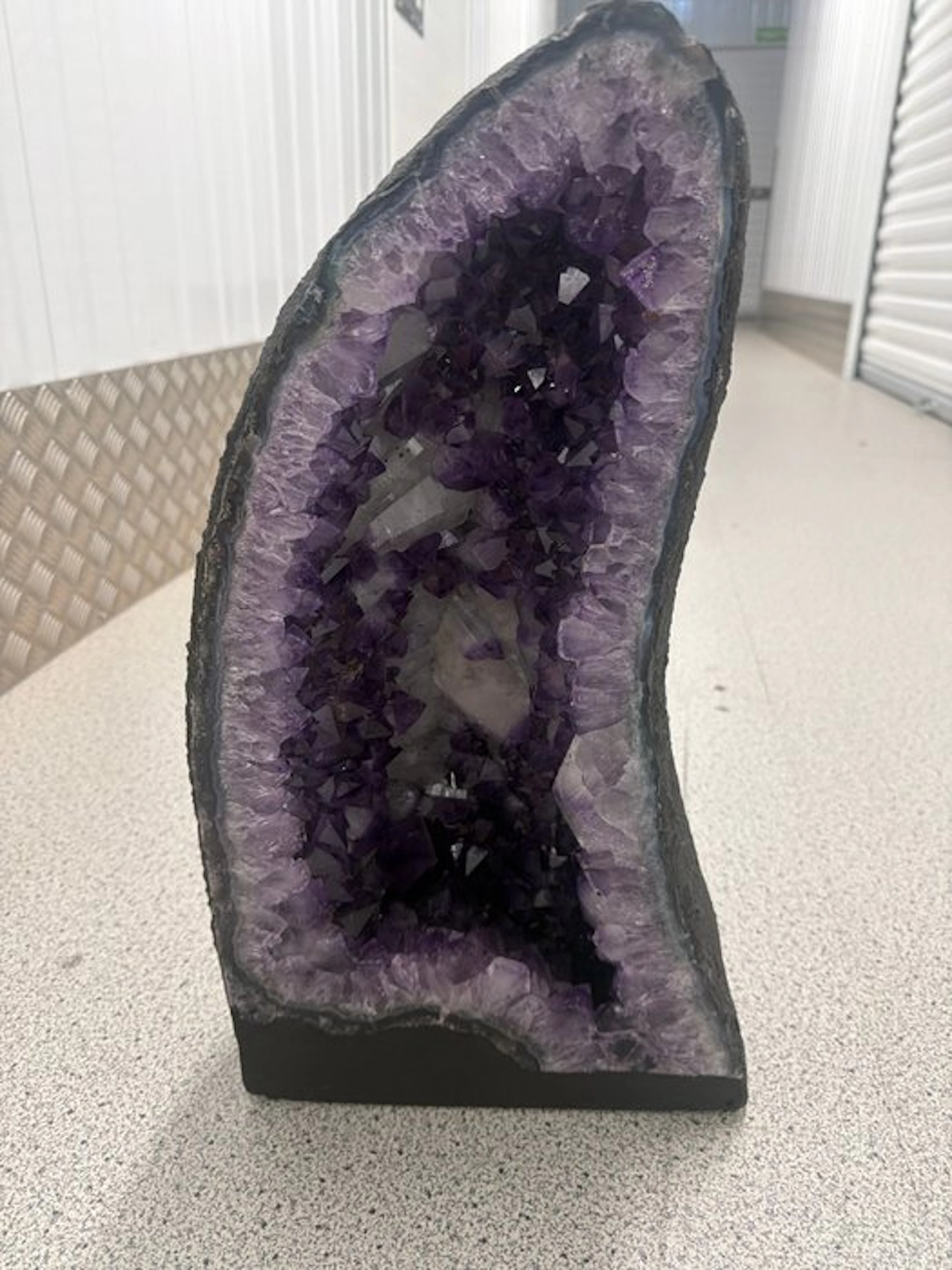 Amethyst Mineral Collection - Height: 51 cm - Width: 27 cm- 23 kg - (1)