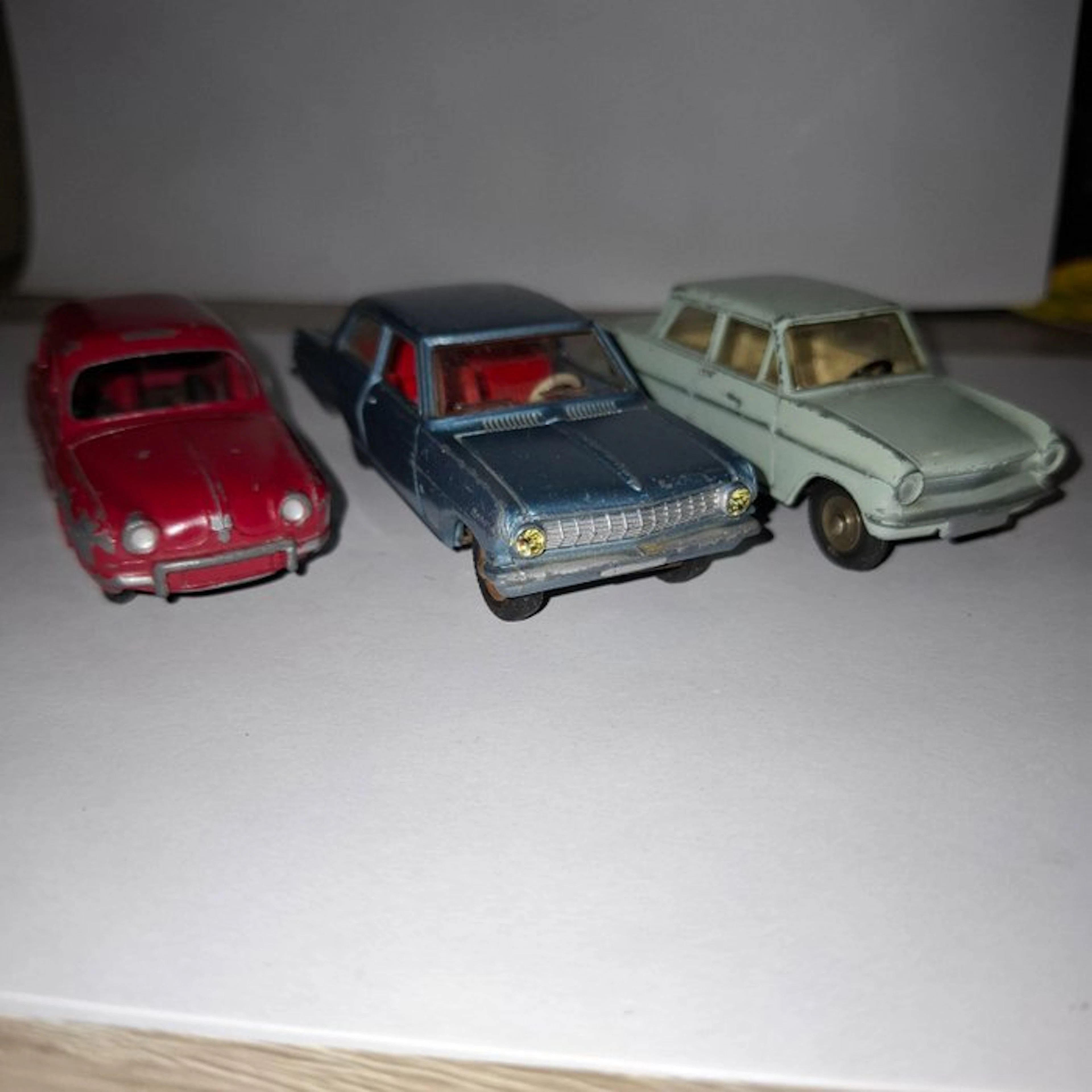 Dinky Toys 1:43 - Model car (3) - Opel Kadett; Renault Dauphine, Opel Rekord