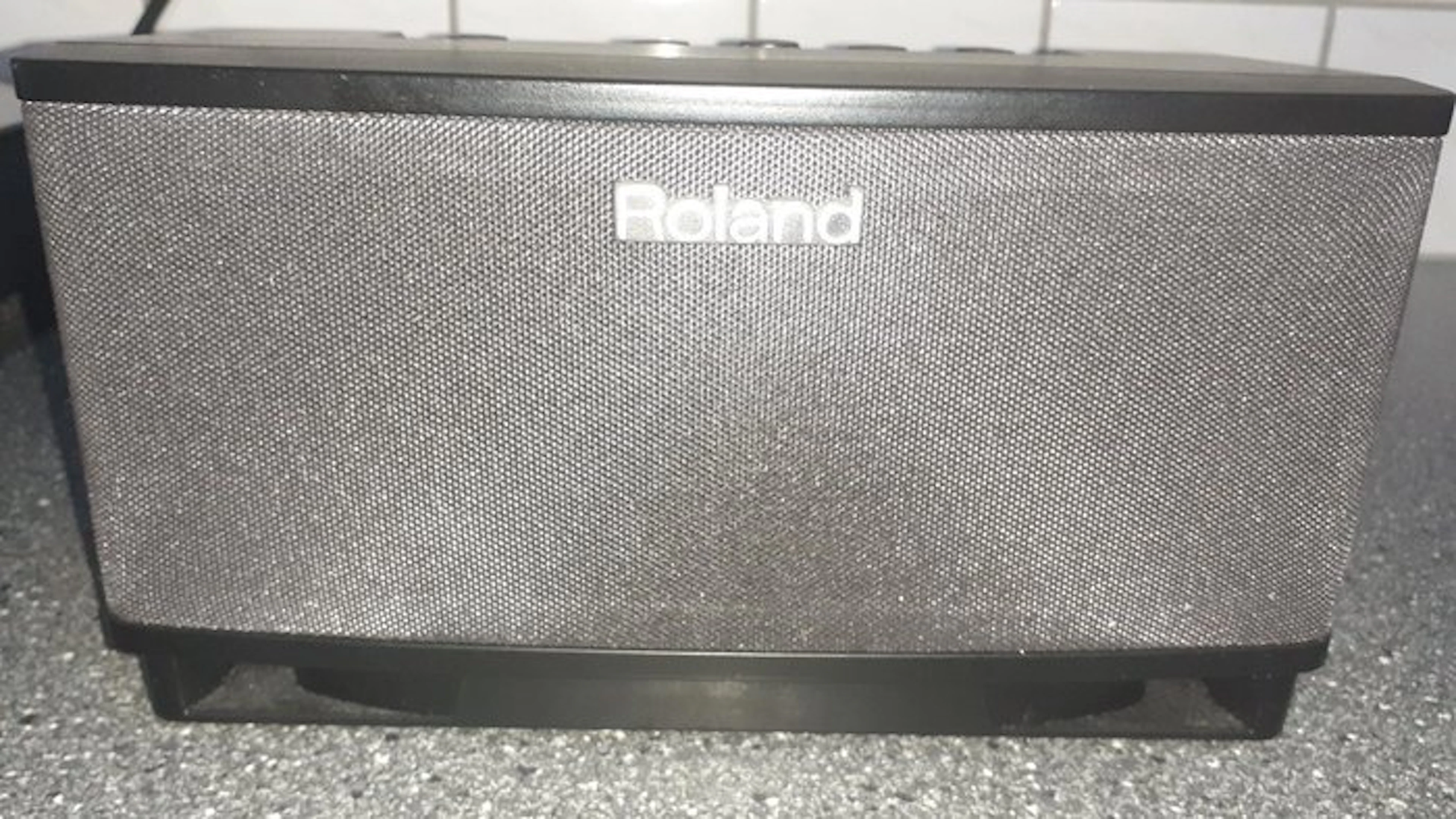 Roland - Number of items: 1 - Guitar amplifier - Japan - 2013 (No