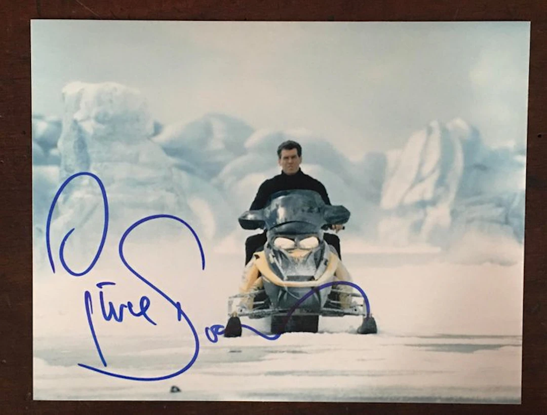 James Bond 007: Die Another Day - PIERCE BROSNAN Signed - - Movie prop