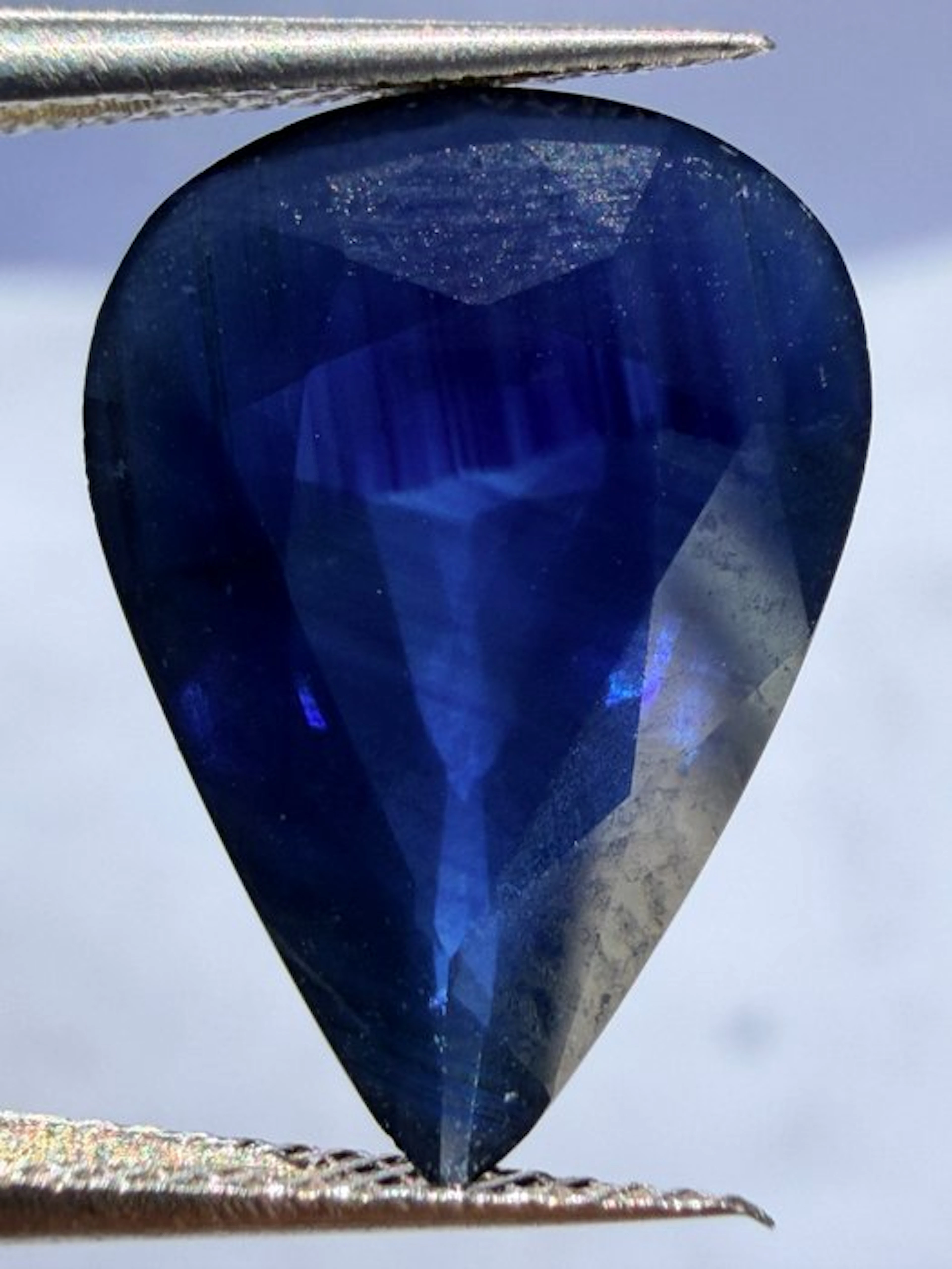Blue Sapphire - 4.83 ct - Antwerp Laboratory for Gemstone Testing (ALGT)