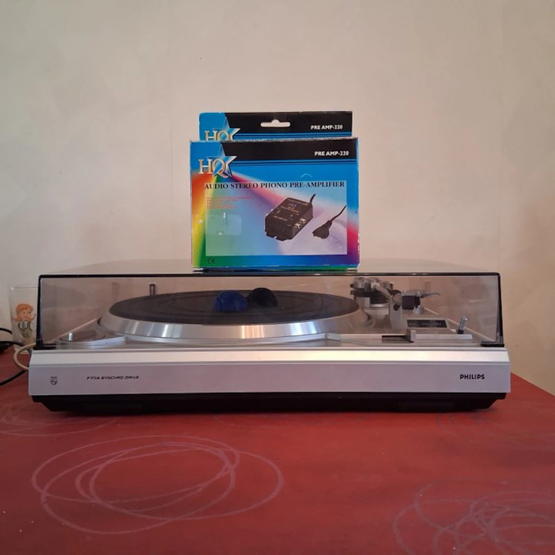 Philips - F7114 Belt-Drive Semi-Automatic Turntable