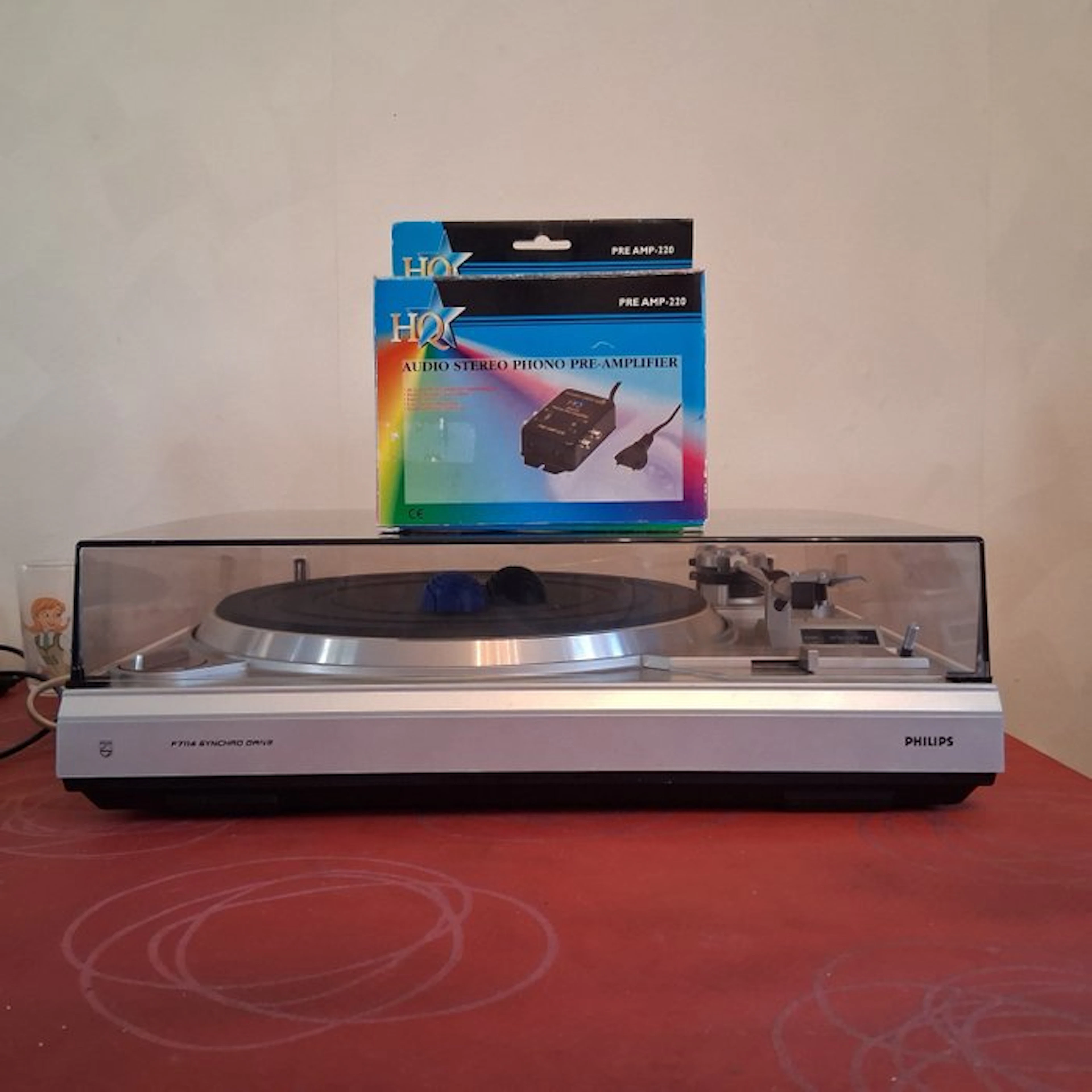 Philips - F7114 Belt-Drive Semi-Automatic Turntable