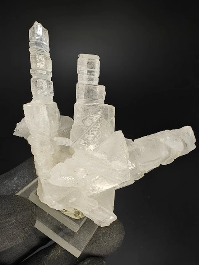 Calcite Crystals on matrix - Height: 7 cm - Width: 7 cm- 130 g