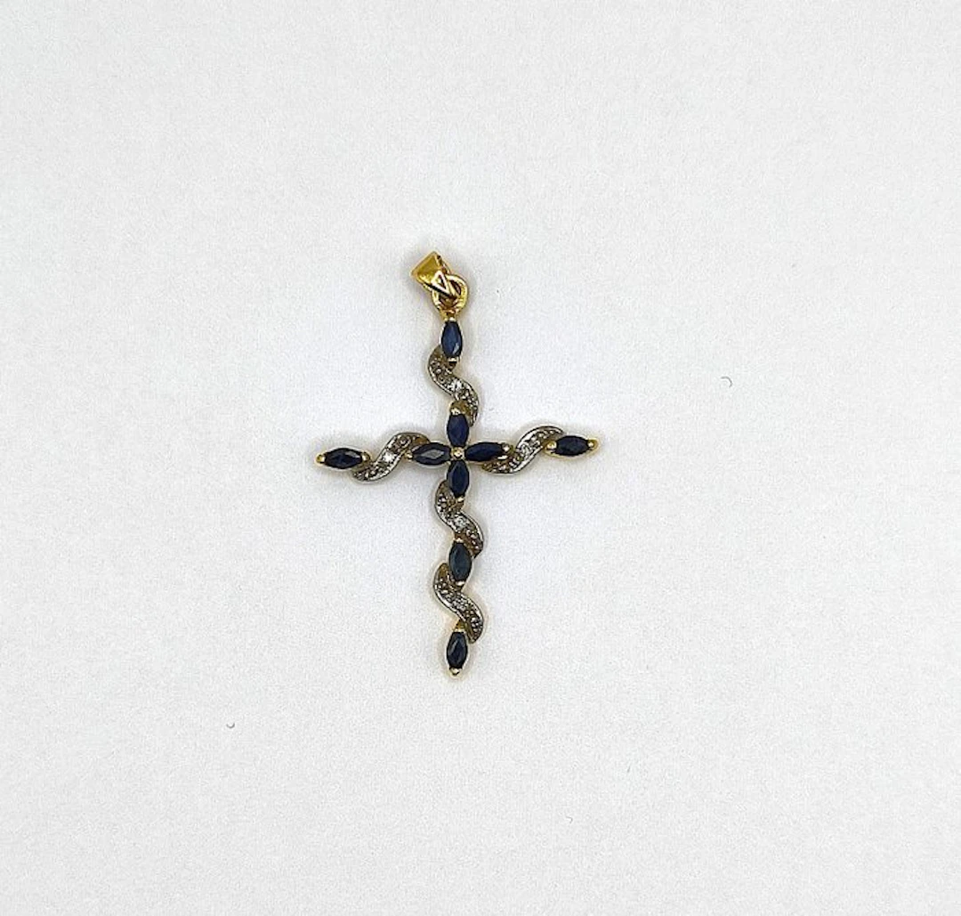 Cross pendant - 18 kt. Yellow gold, White gold - 1.55ct. tw. Sapphire - Diamond