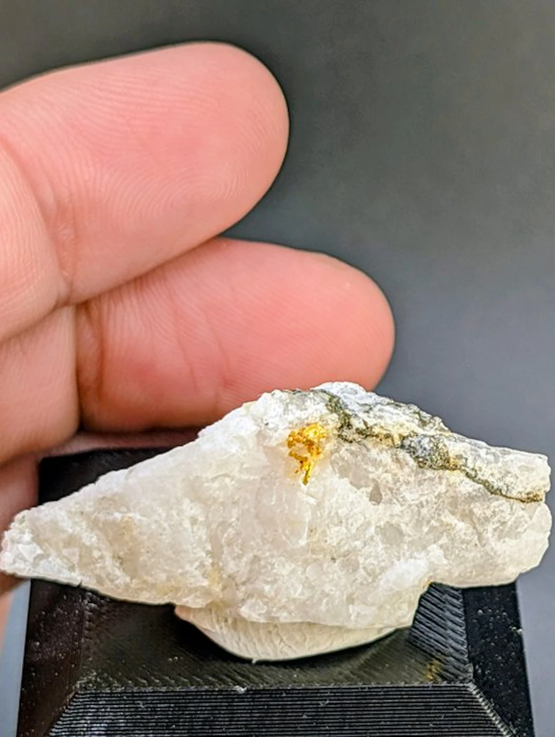 Spectacular Italian gold on quartz and original matrix...