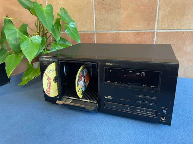 Pioneer - PD-F706 25-Disc 'File-Type' Multi-Play CD player