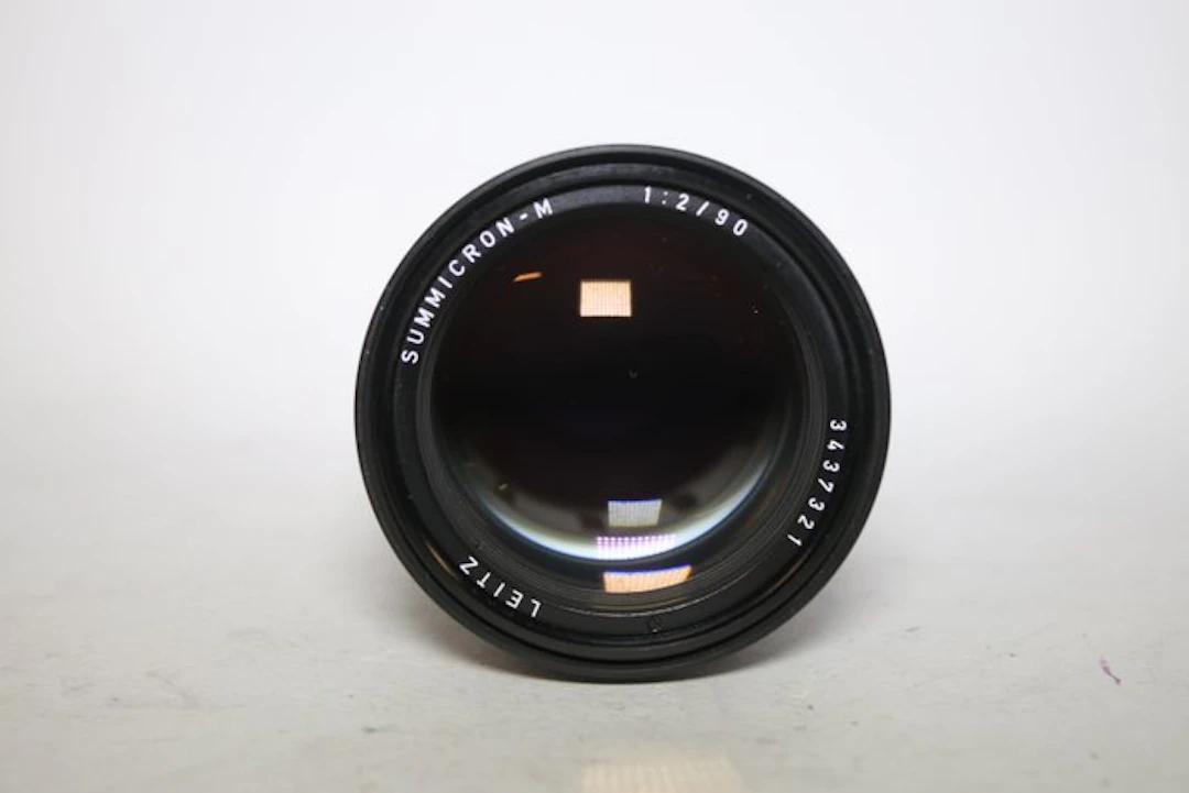 Leica Summicron-M 90mm f/2 Camera lens