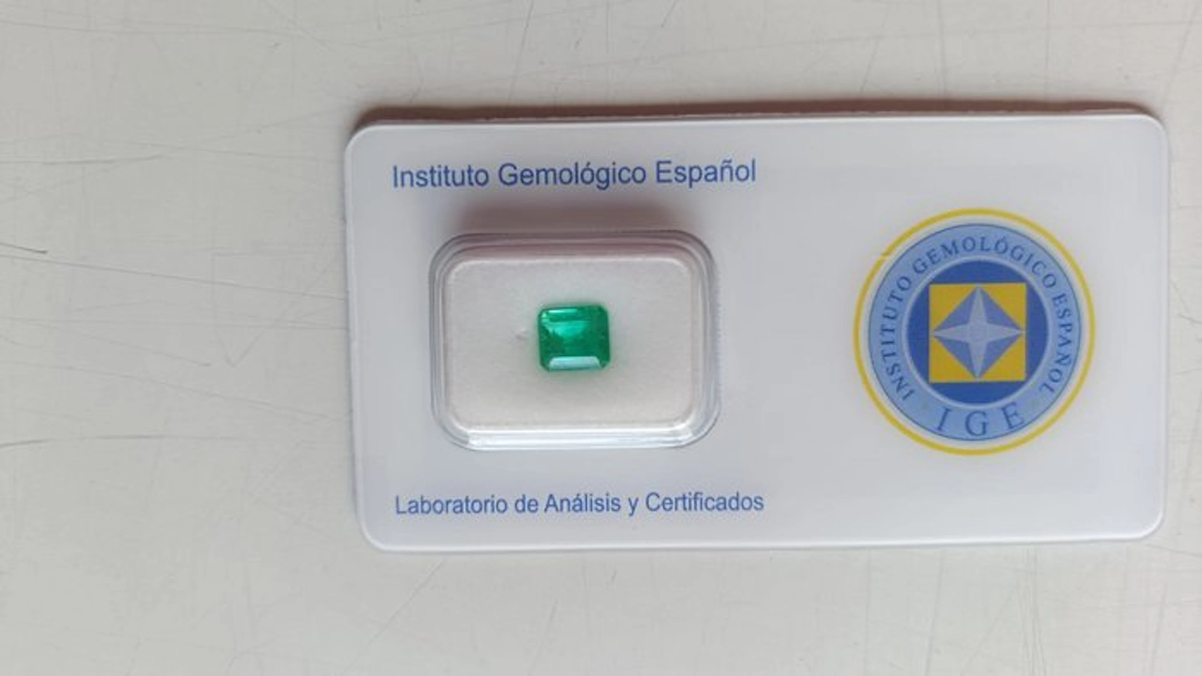 1 pcs Green Emerald - 1.11 ct - Instituto Gemólogico...