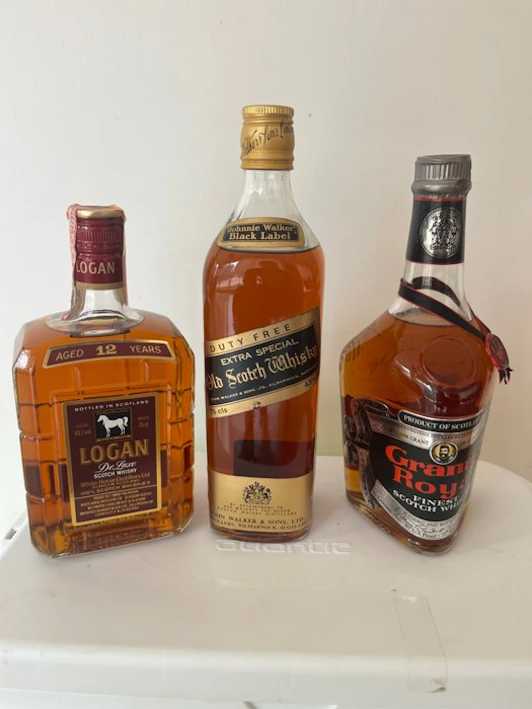Johnnie Walker Black Label + Logan 12yo + Grant's Royal 12yo - b