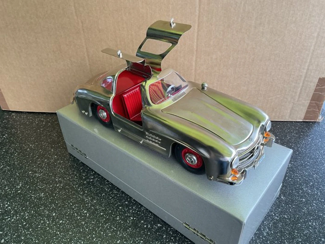Märklin - Mercedes 300 SL in high gloss - Wind-up car - 1960-1969 - Germany