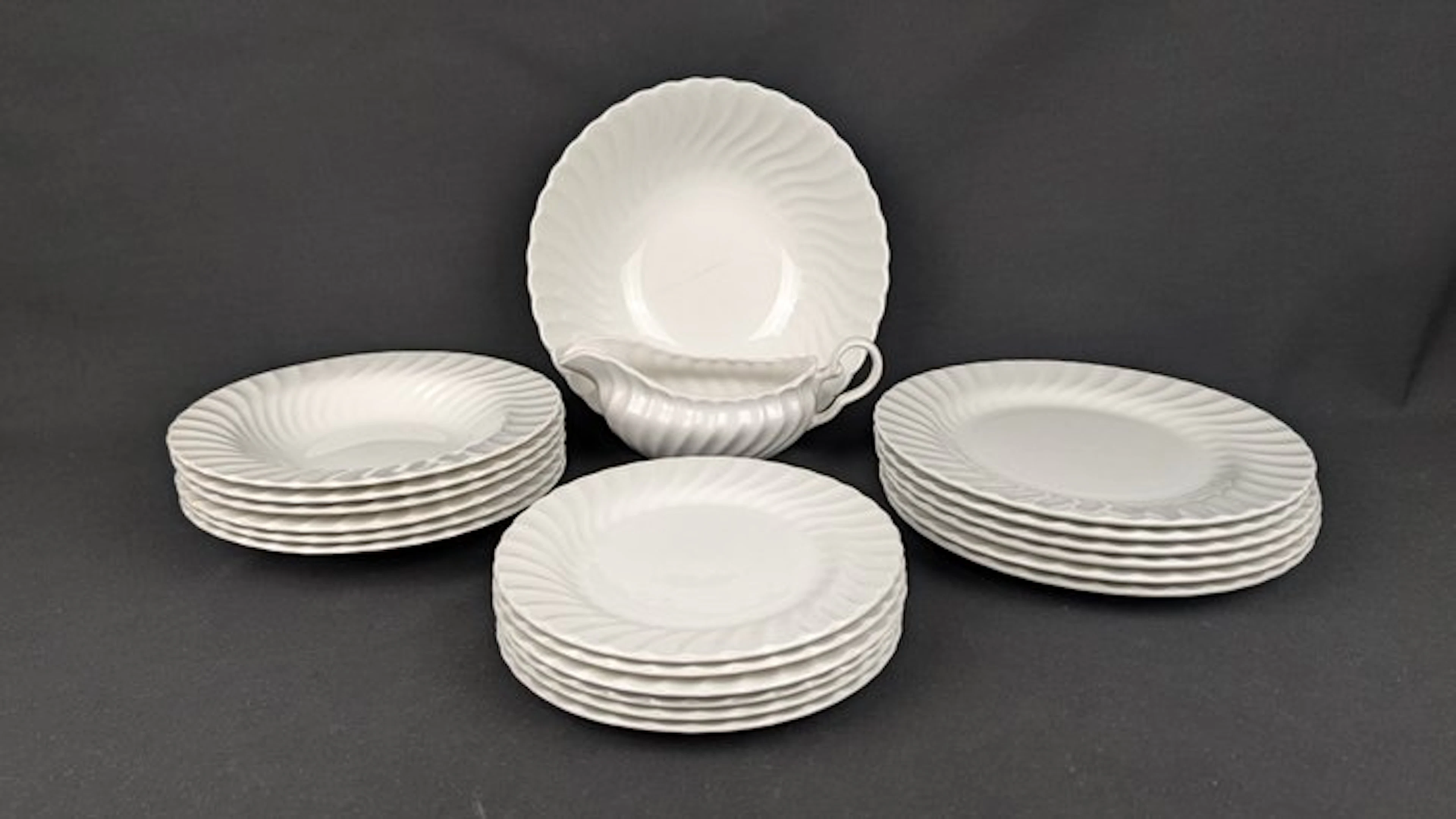 Johnson Bros. - Table service for 6 (20) - Porcelain - Regency Snowhite