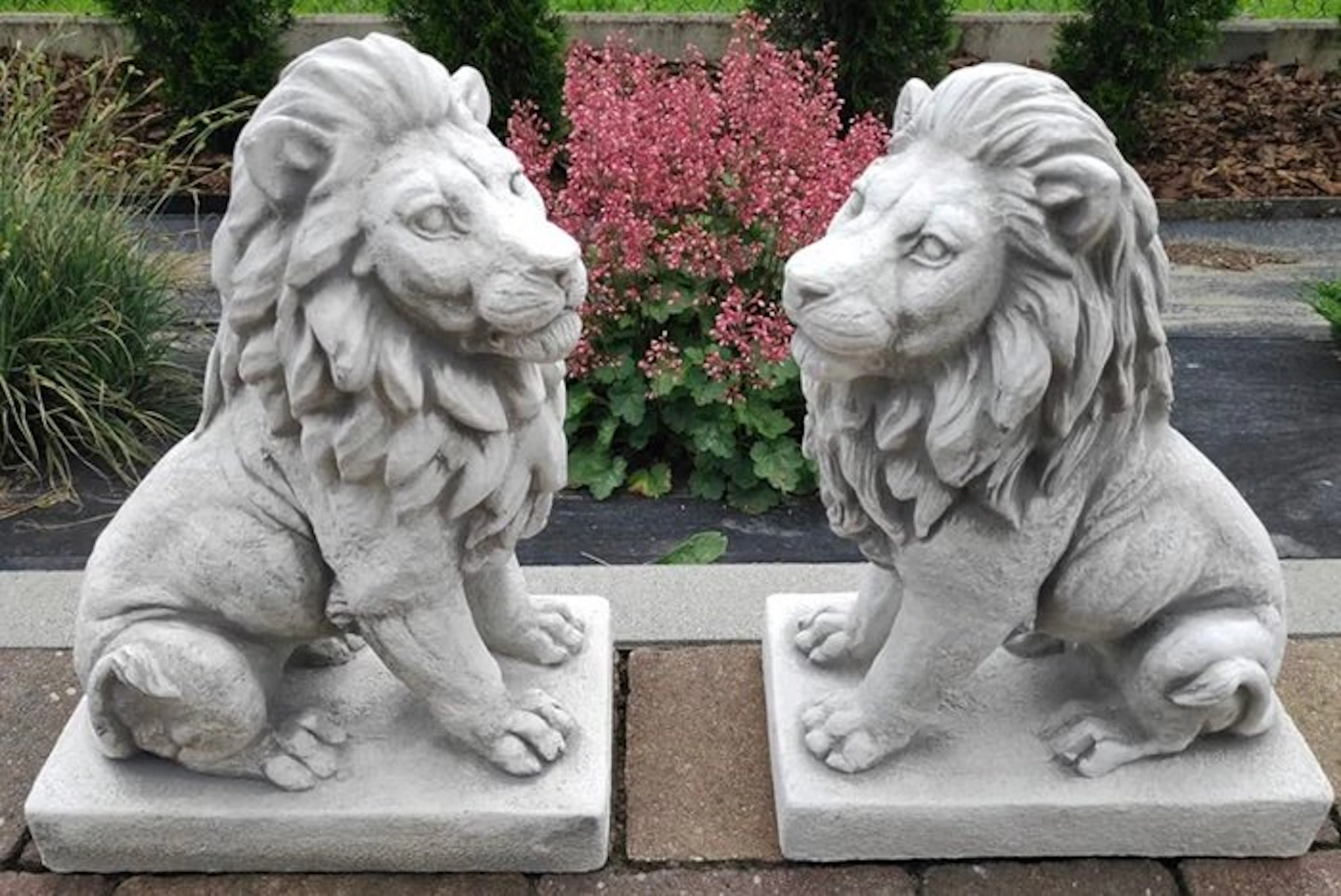 Figure - Pair of Lions - 34 cm - Sculpted marble