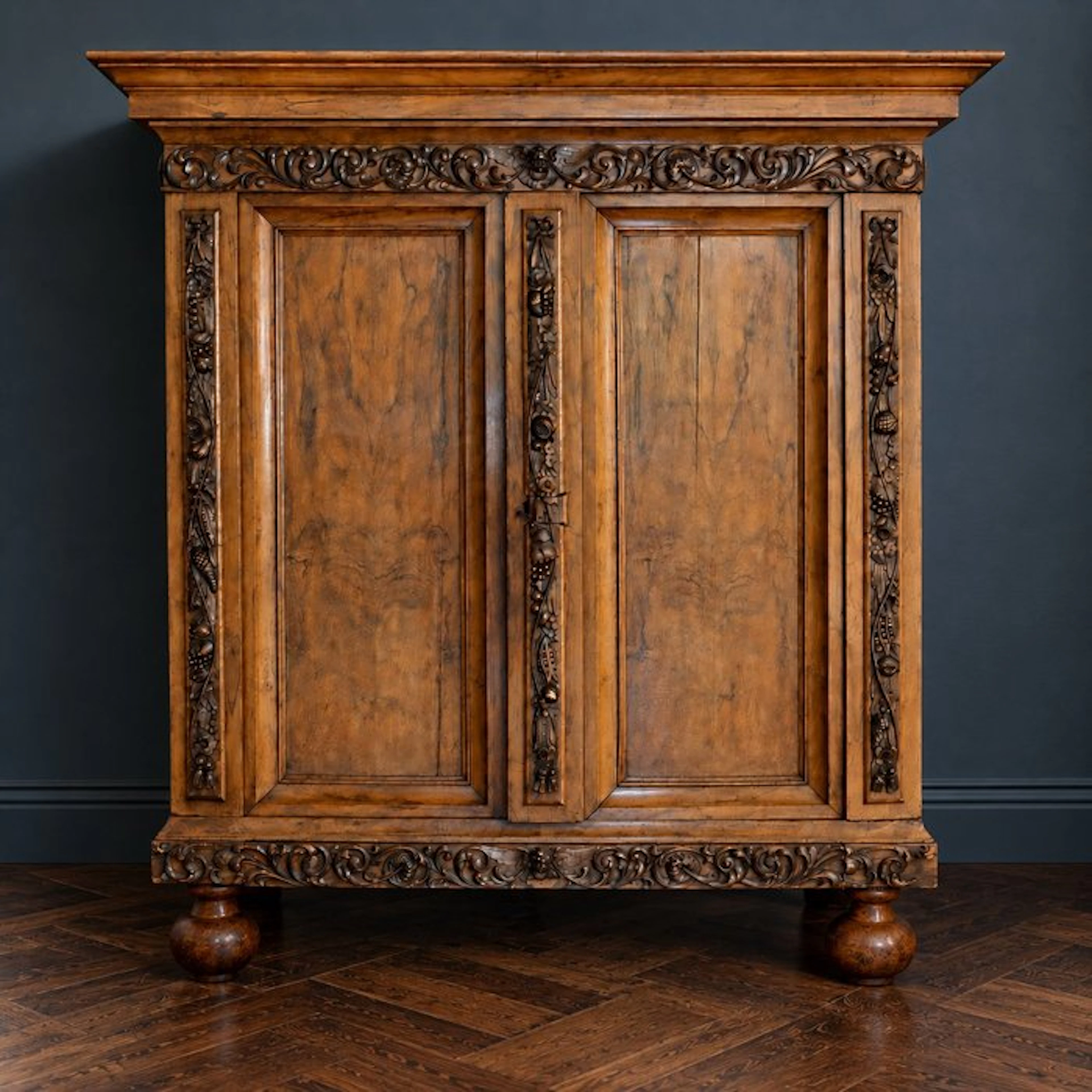 Cupboard - Rack cabinet. - Ivory