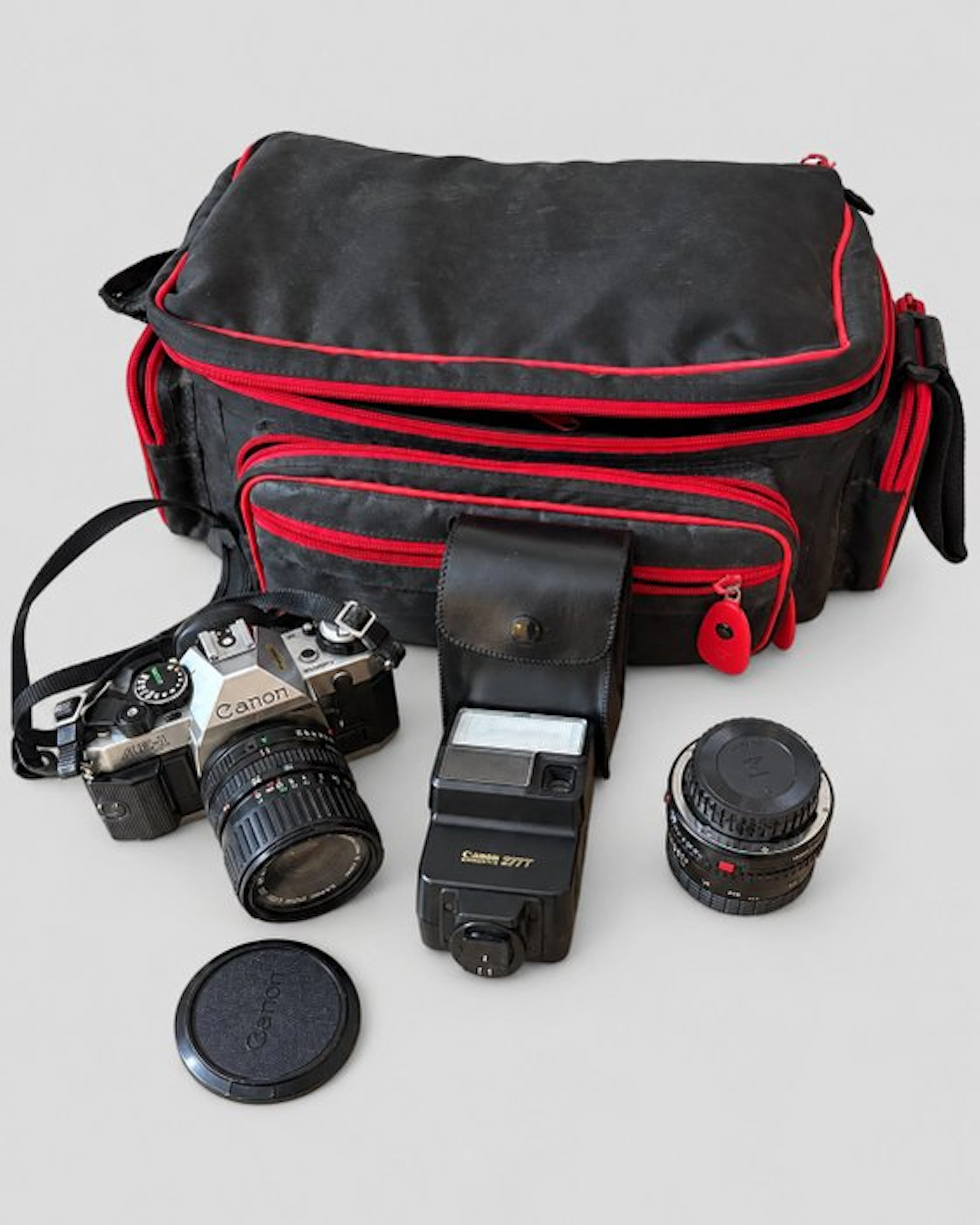Canon AE-1 Program + FD 35-70mm + Sigma Super-Wide II 24 mm f/2,8 + acc