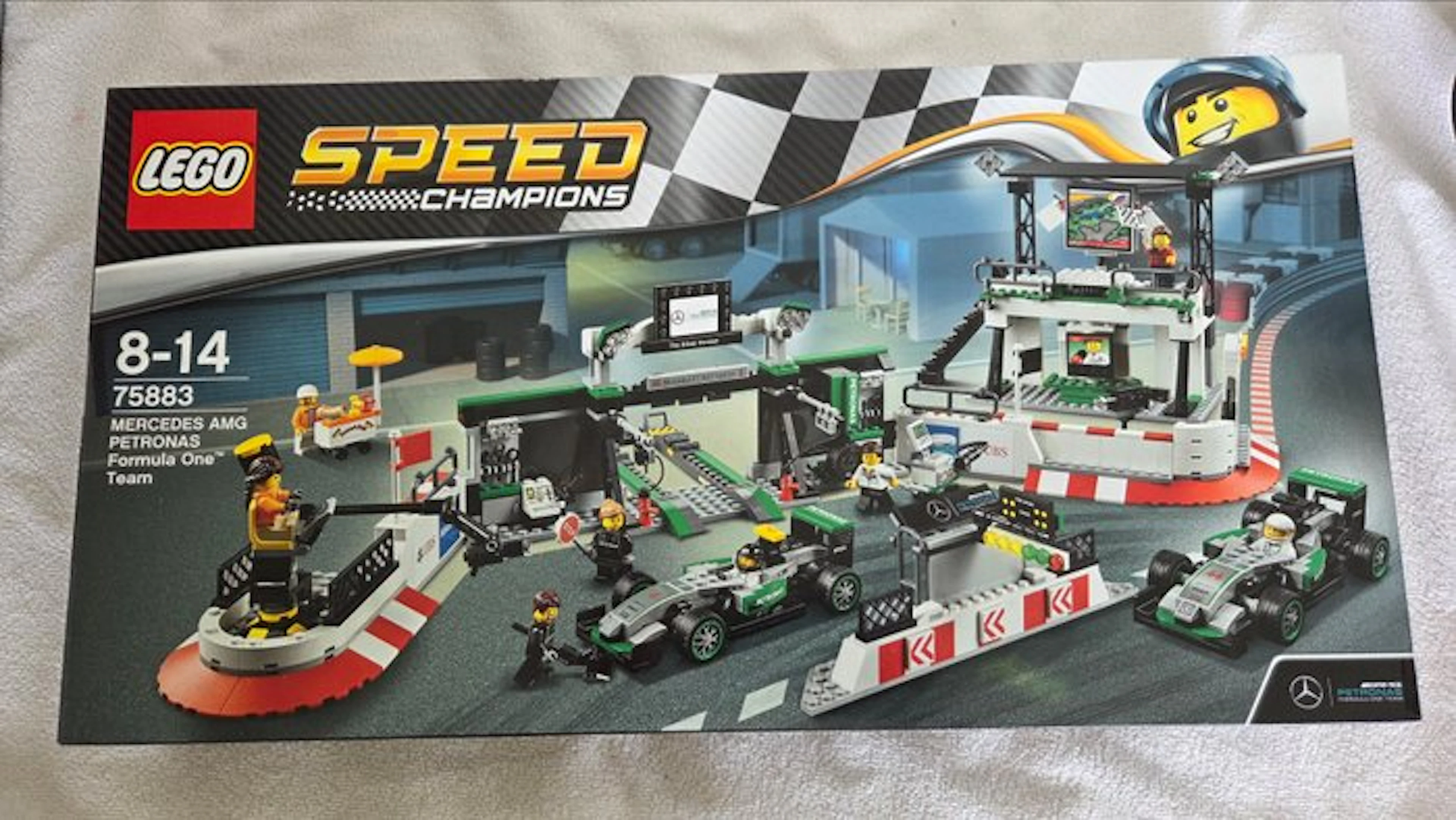 LEGO Set - 75883 - Speed Champions - Mercedes AMG Petronas Formula One Team