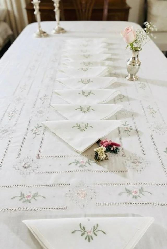 Tablecloth (13) - 270 cm - 170 cm - Floral motifs & sheer fabrics