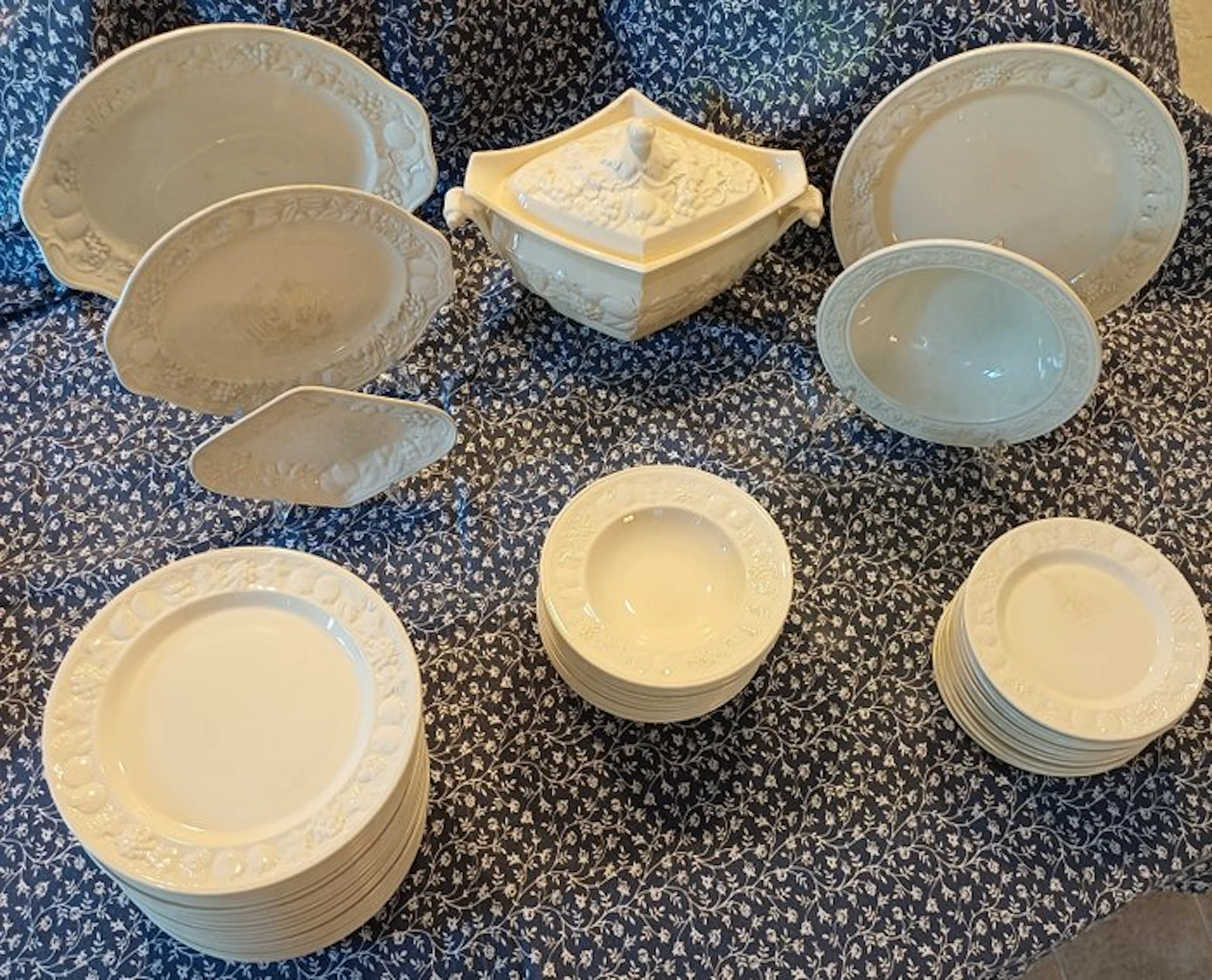 Royal Worcester - palissy - Table service for 12 (12) - Earthenware