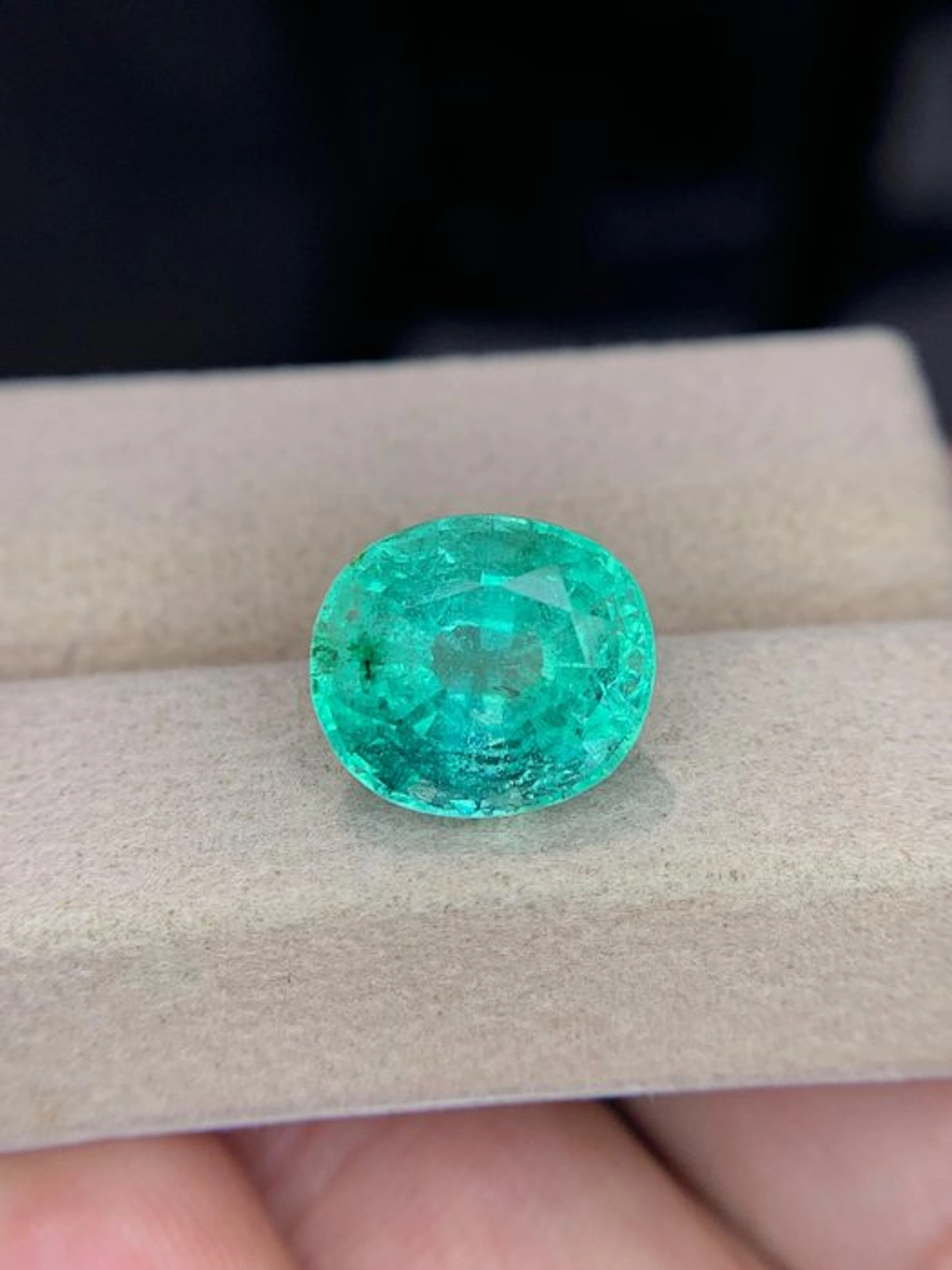 Green Emerald - 5.45 ct - Gem research Swiss Lab (GRS) - 5.45 ct natural