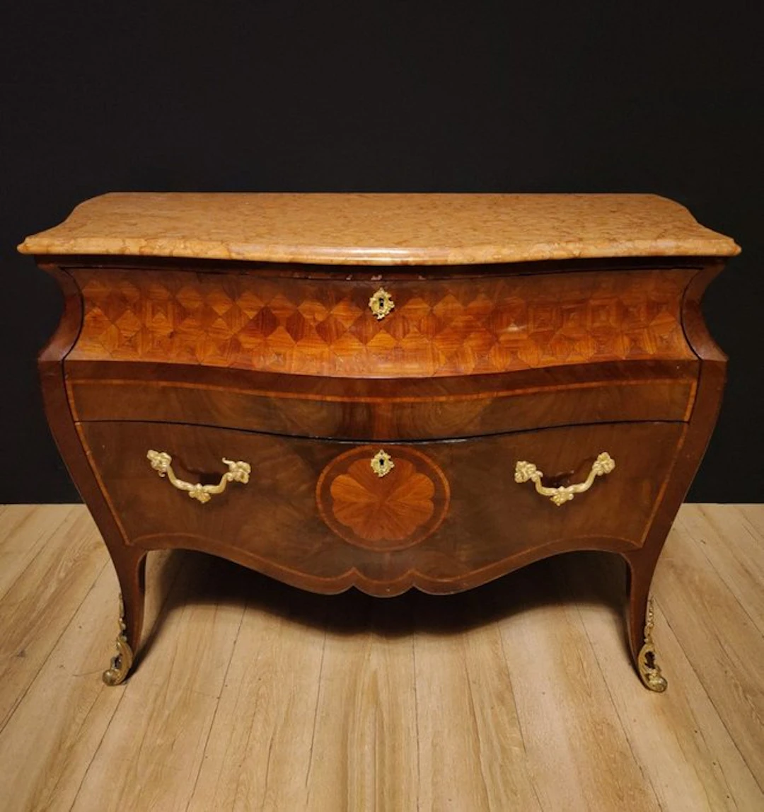 Chest of drawers - Walnut