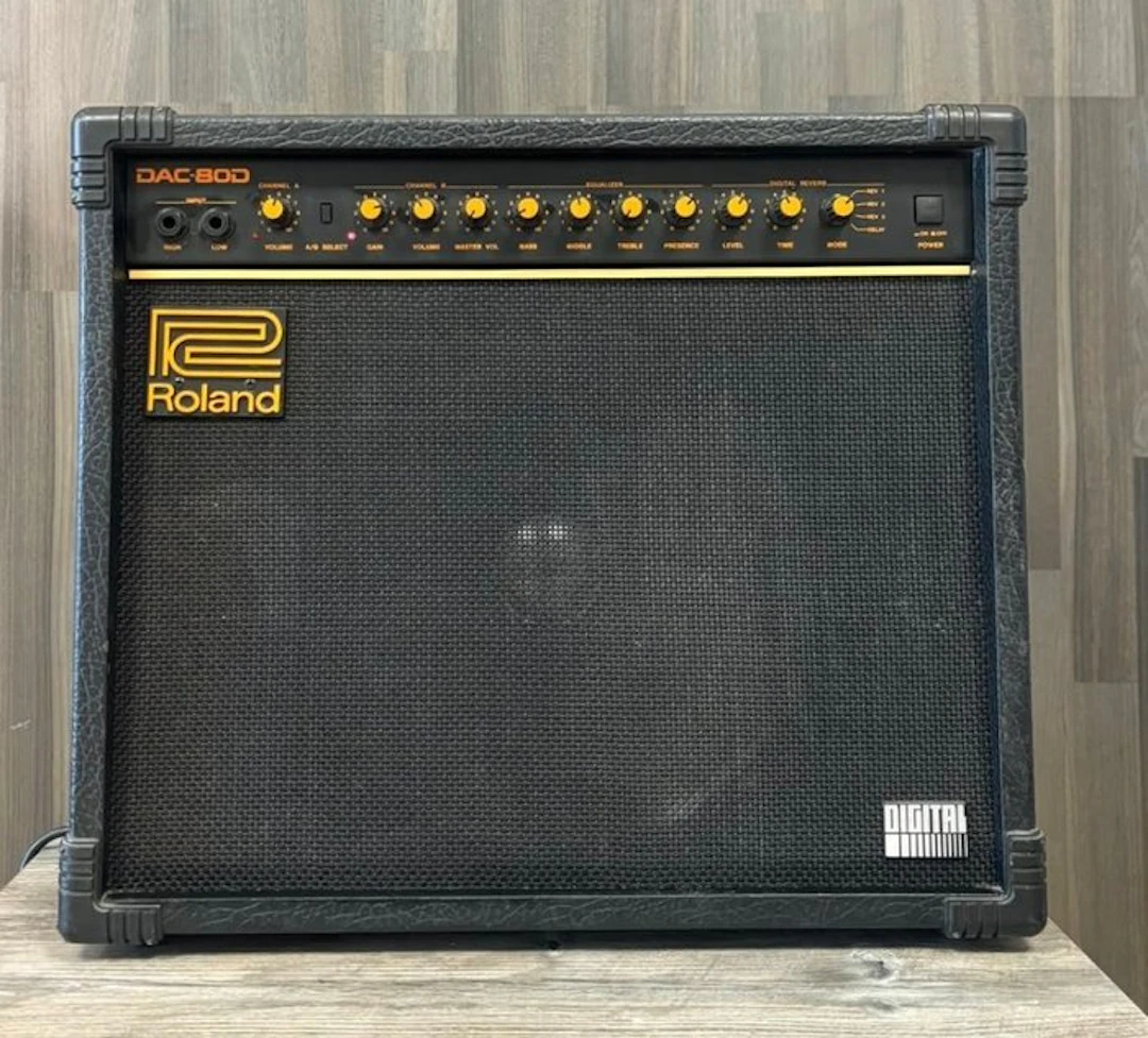 Roland - Number of items: 1 - Guitar amplifier (No reserve price)