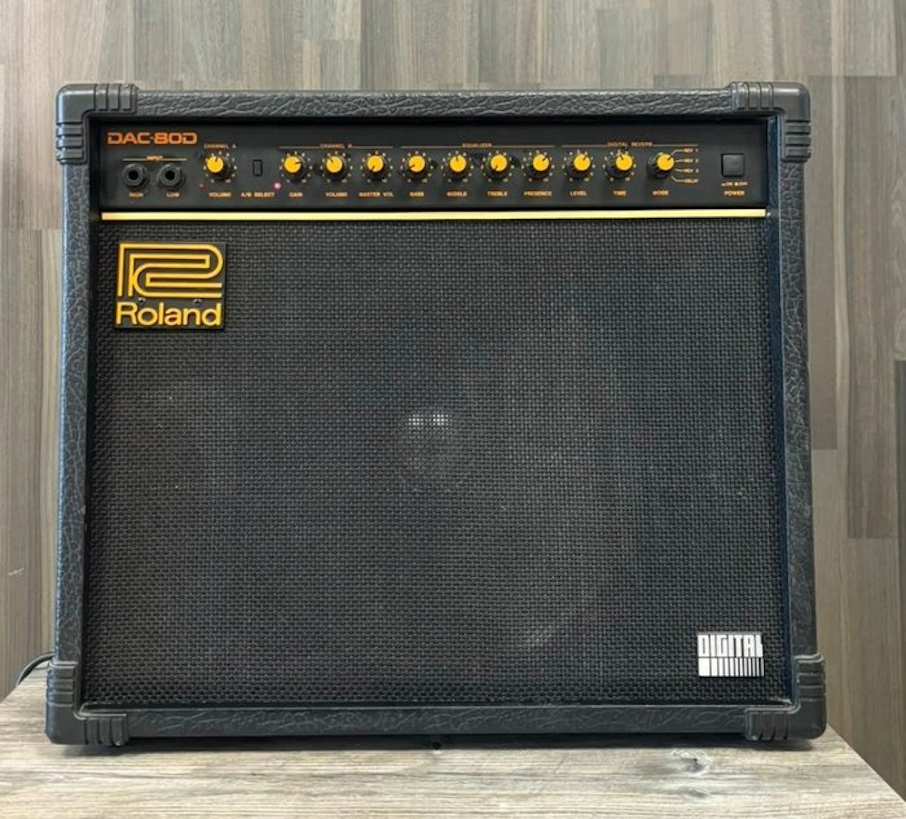 Roland - Number of items: 1 - Guitar amplifier (No reserve price)