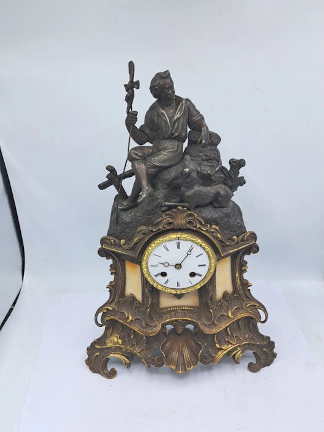 Figural mantel clock - Antique Spelter, Bronze, Alabaster - 1800-1850