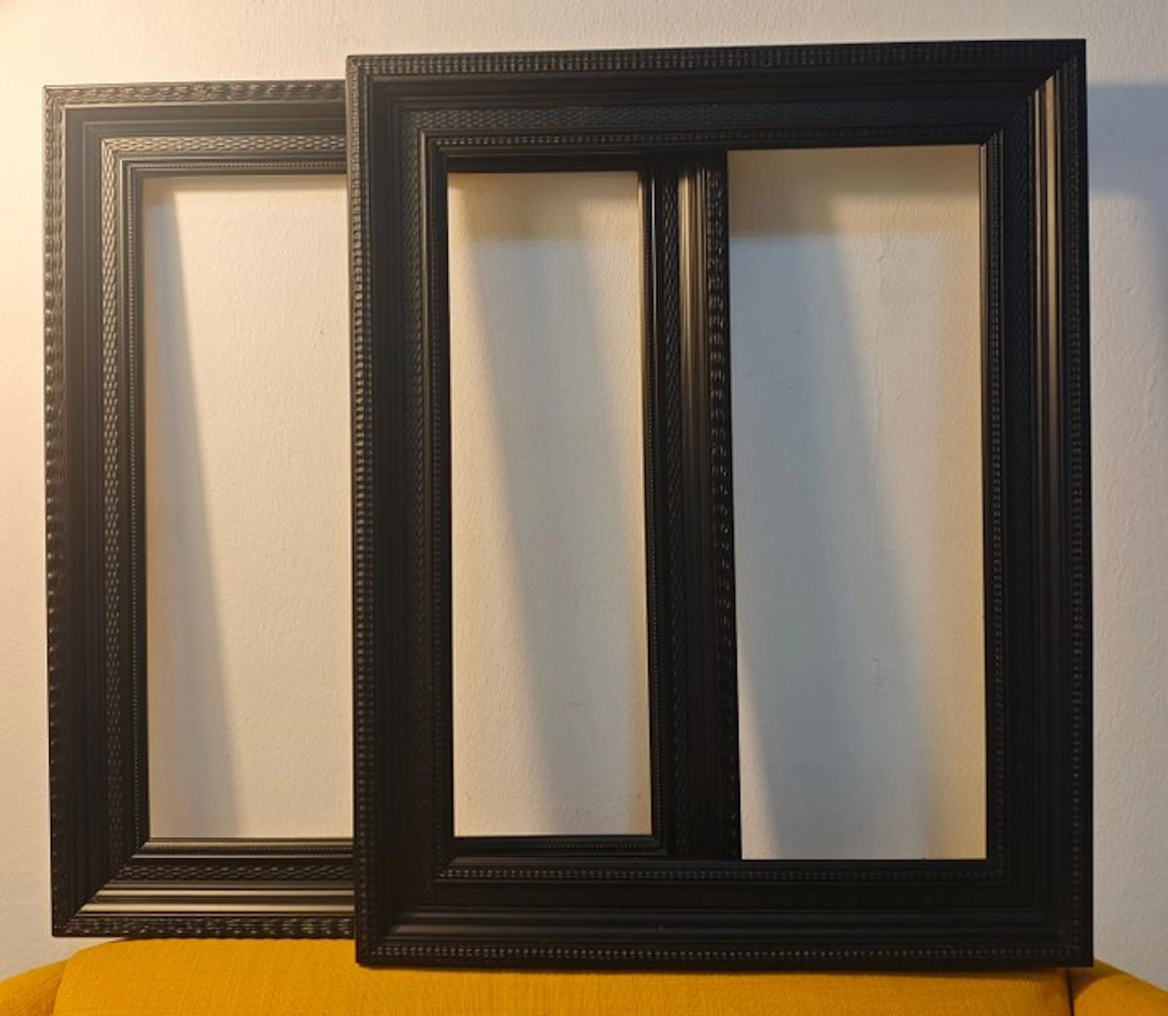 Display frame (2) - Wood - Guilloche