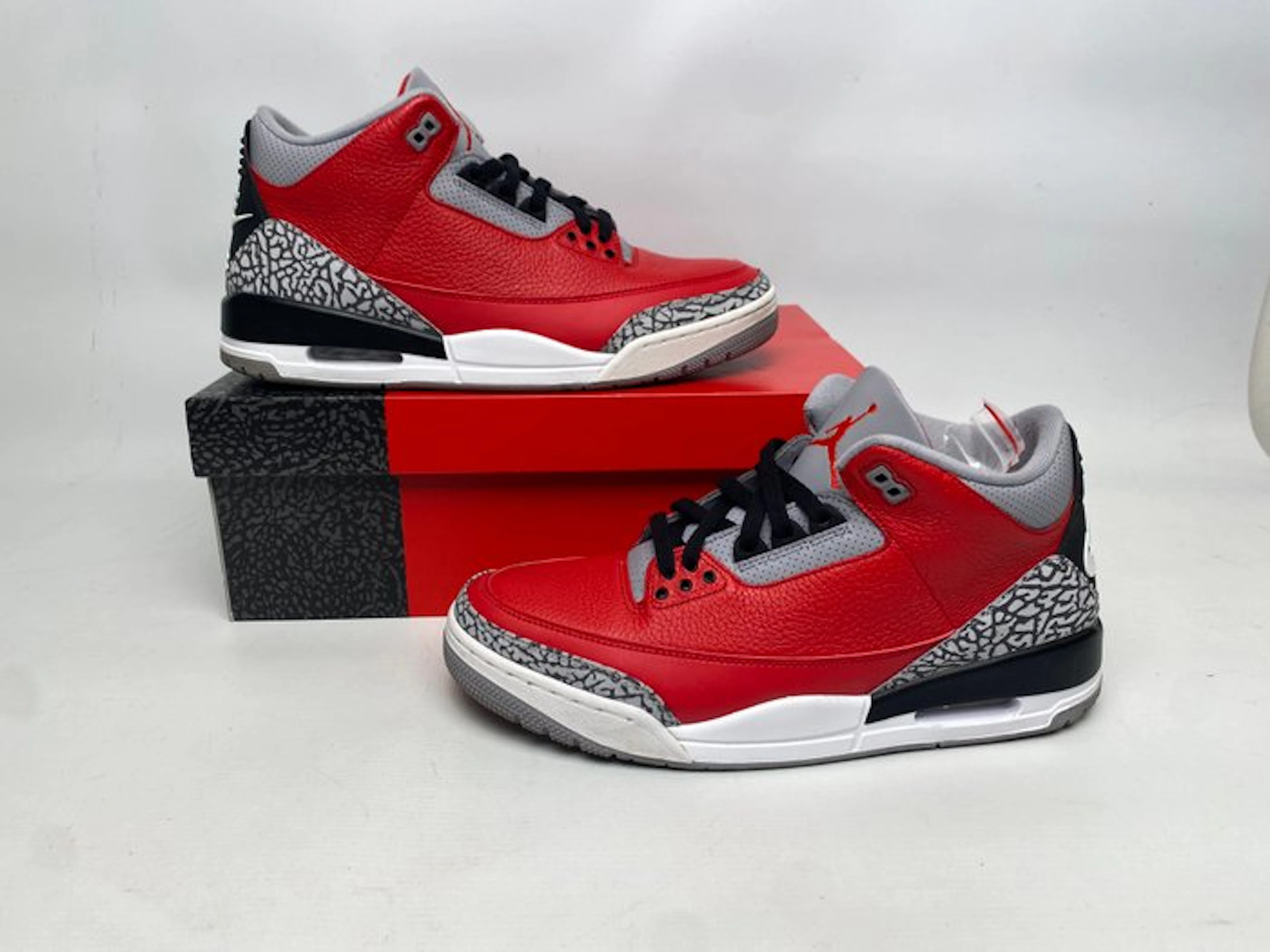 Air Jordan - Air Jordan 3 - Sneakers - Size: EU 47