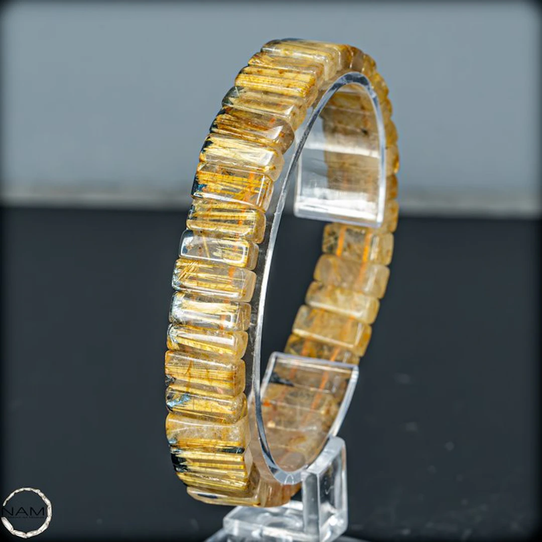 Natural rutile-quartz crystal bracelet 122.15 ct- 24.43 g