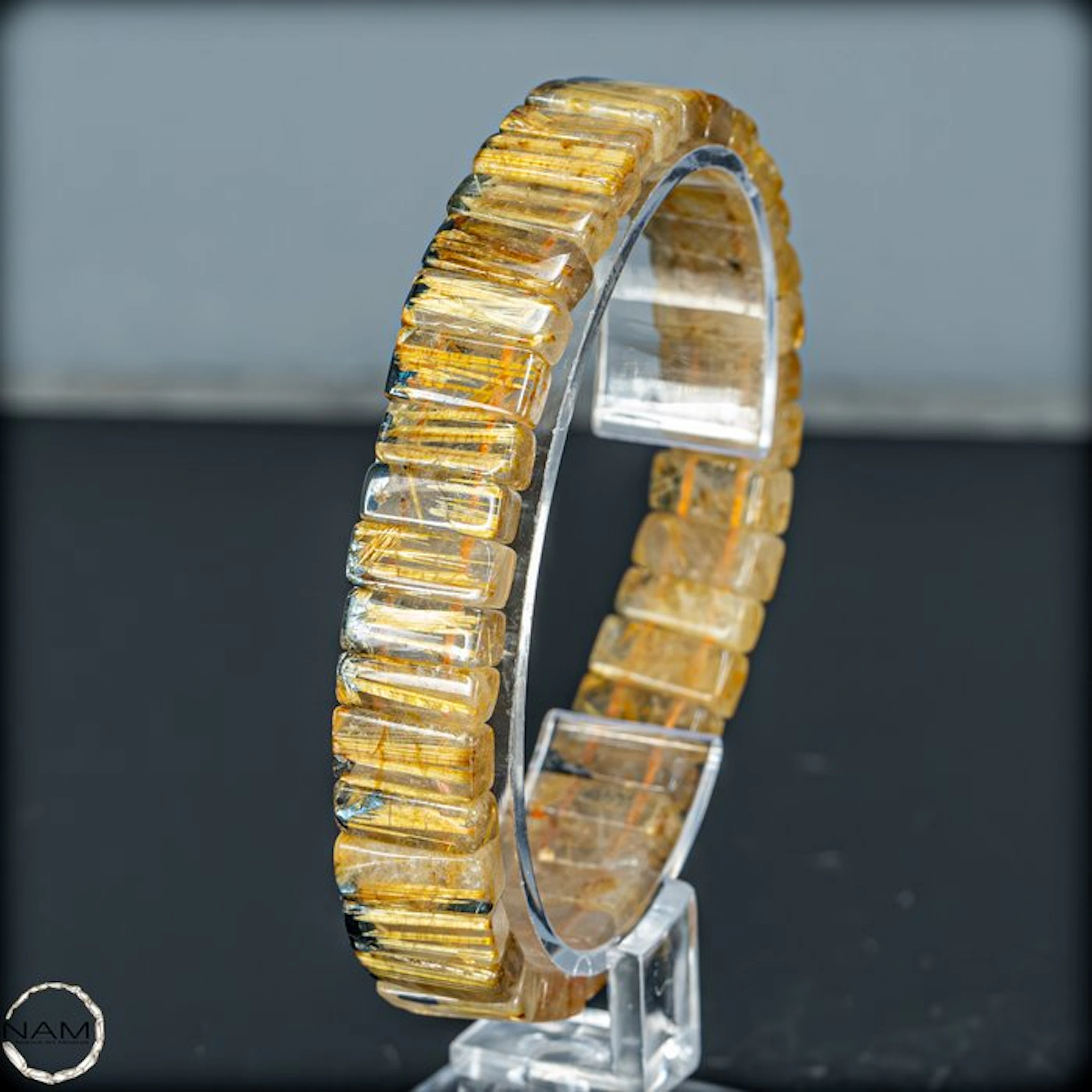 Natural rutile-quartz crystal bracelet 122.15 ct- 24.43 g