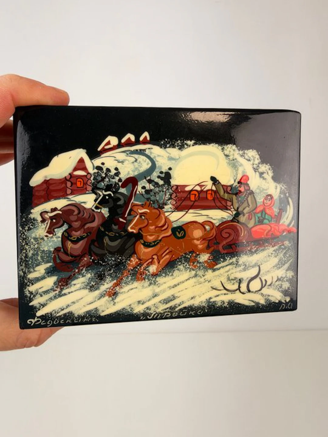 Box - Russian lacquer box with a winter troika – signed - Wood