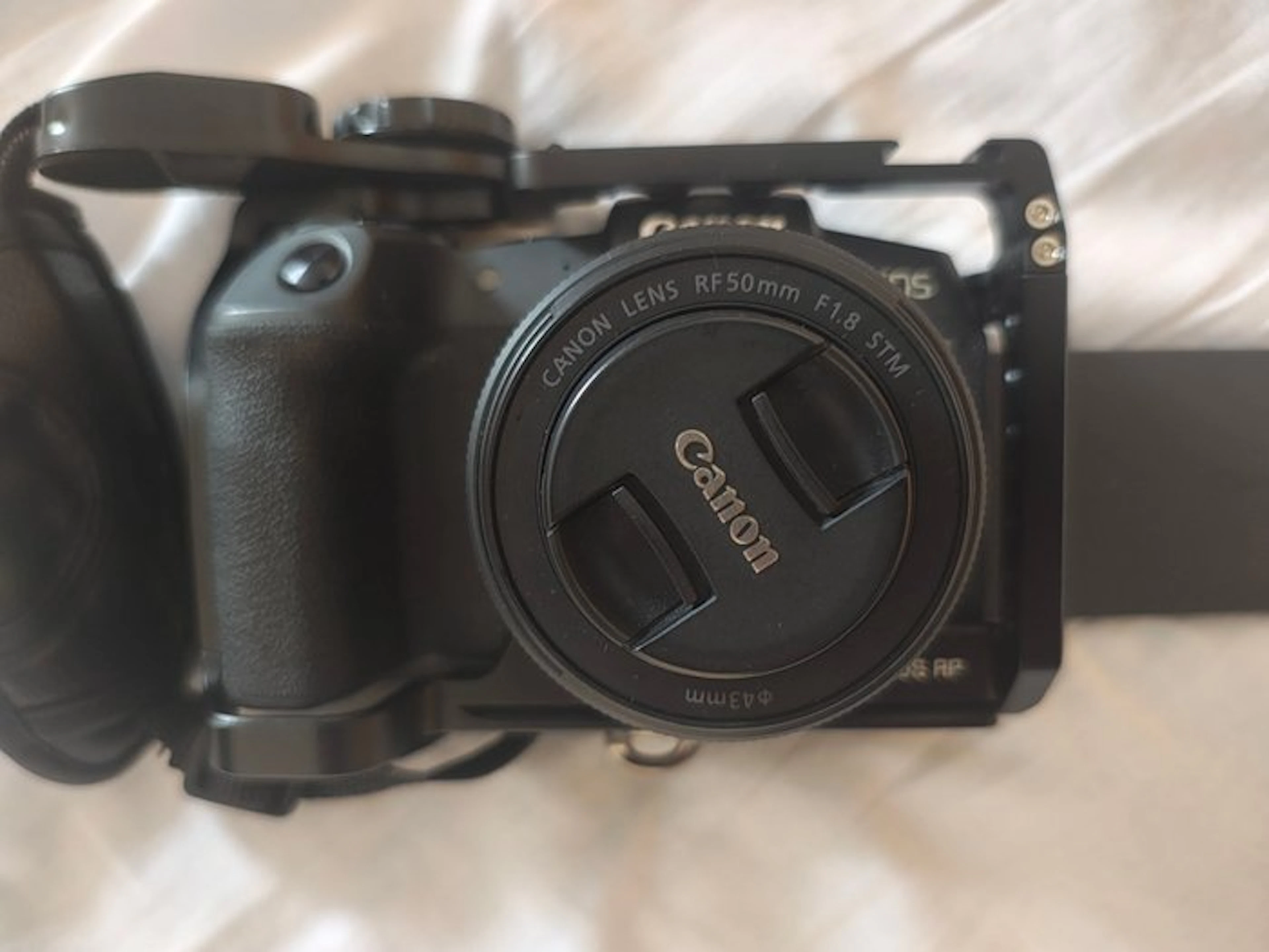 Canon EOS RP + RF 50mm F1.8 STM Mirrorless camera