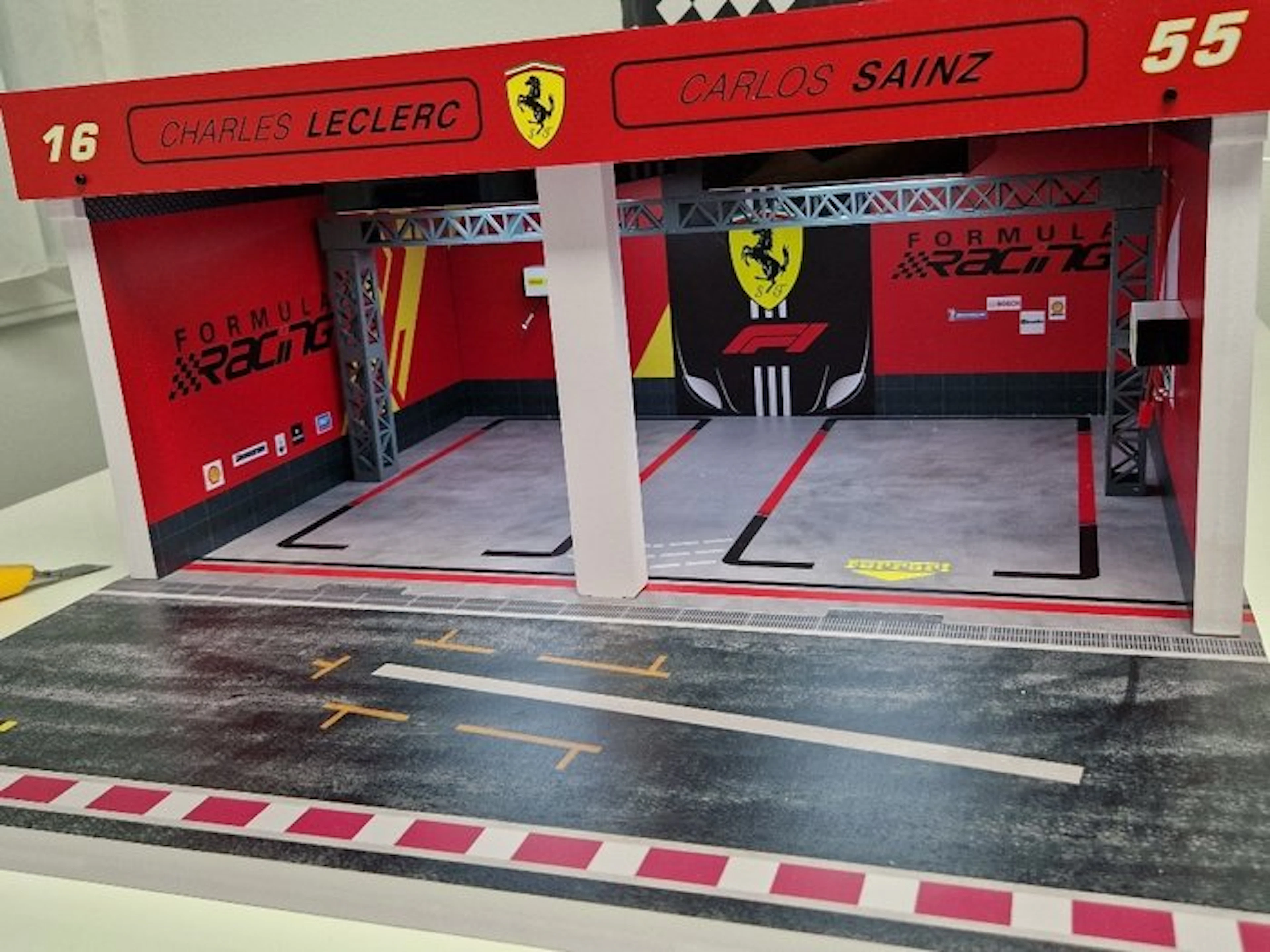 SD-modelcartuning 1:18 - Model car - Ferrari F1 Pitbox...