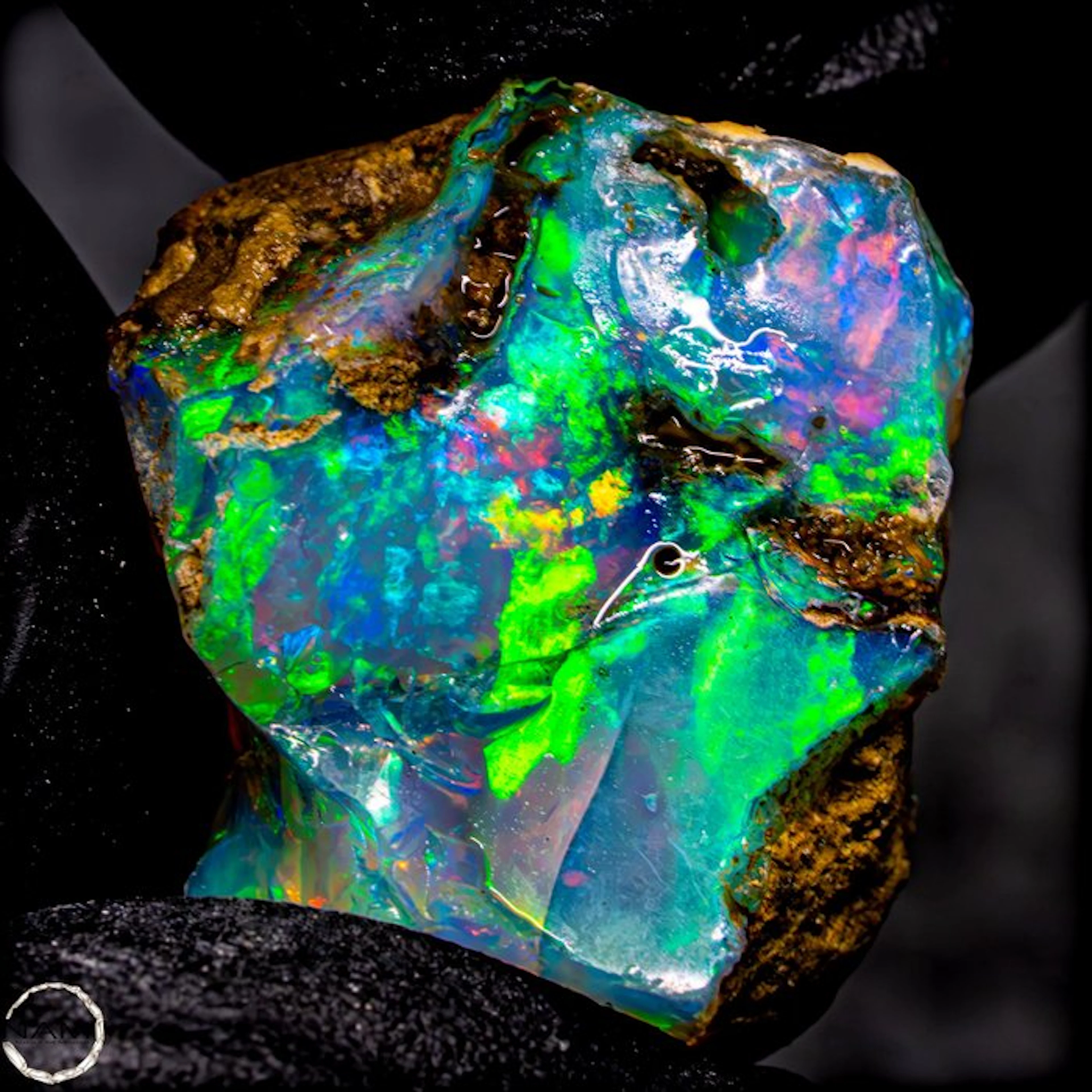 Welo-Opal rough from the famous Welo mine – Fascinating...