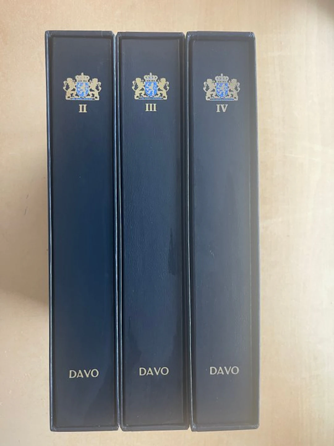 Netherlands 1945/1999 - Collection in 3 Davo Albums II – III and IV