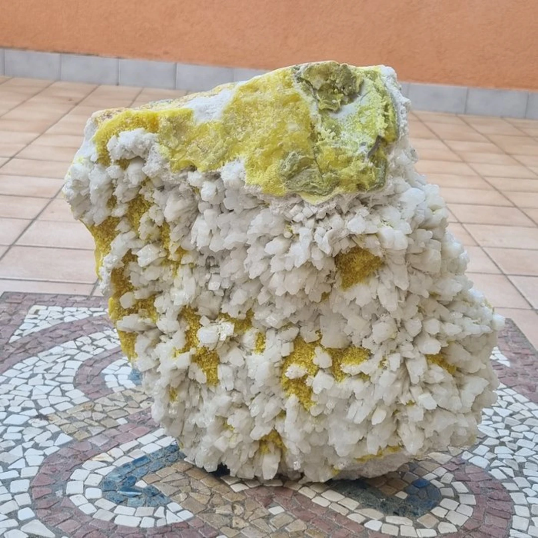 Celestine Crystals on matrix - Height: 35 cm - Width: 31 cm- 30 kg - (1)